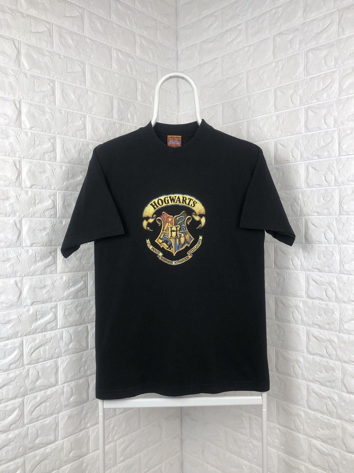 Vintage Vintage 2001 Harry Potter Hogwarts T-shirt Size US M / EU 48-50 / 2 - 1 Thumbnail