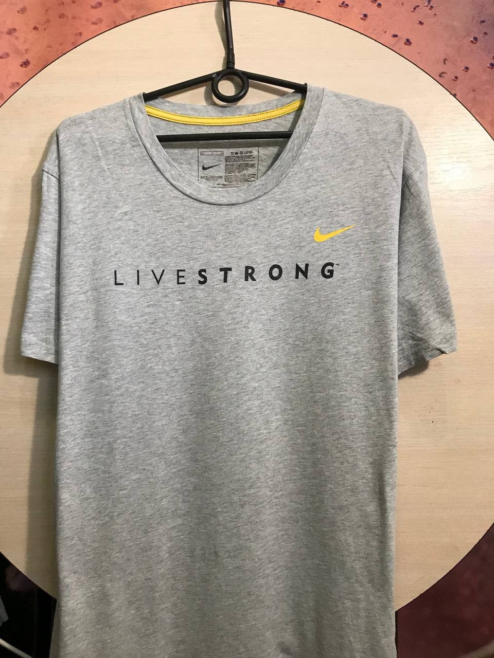Nike × Vintage Vintage Nike streetwear tee live strong Size US M / EU 48-50 / 2 - 2 Thumbnail