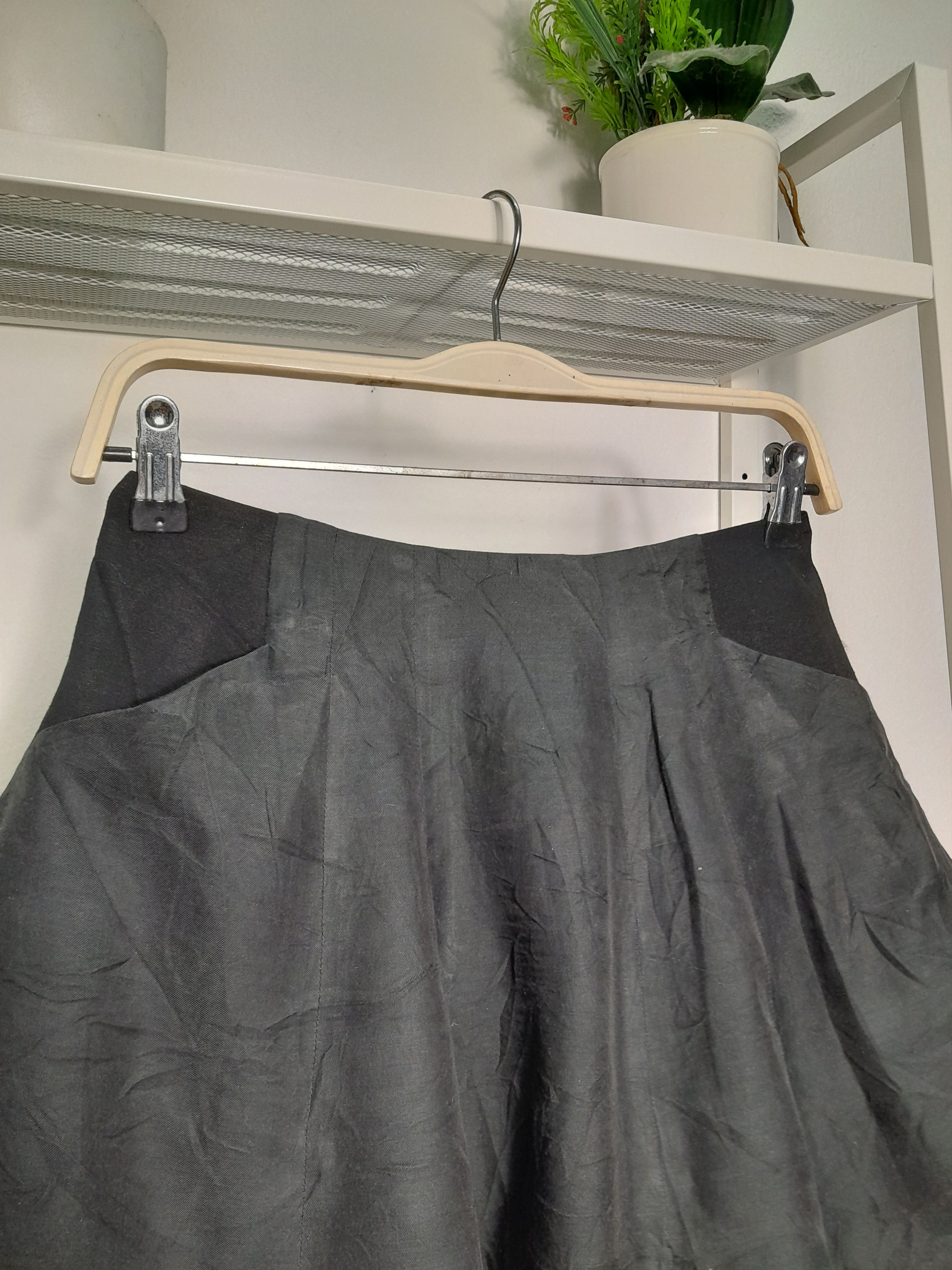 Helmut Lang Helmut Lang Skirt Mini Back Zipper Sizing S Size 28" / US 6 / IT 42 - 2 Thumbnail