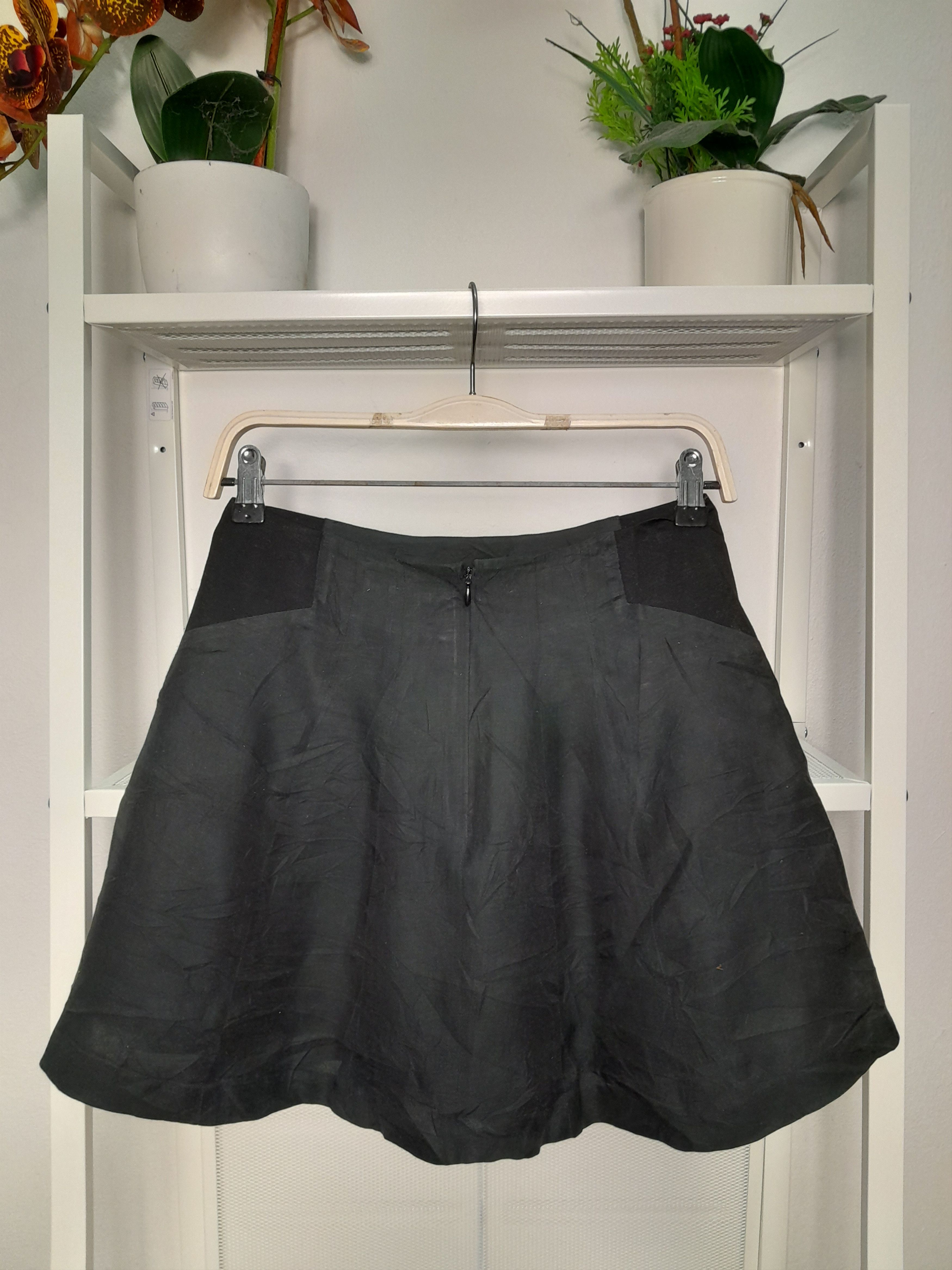 Helmut Lang Helmut Lang Skirt Mini Back Zipper Sizing S Size 28" / US 6 / IT 42 - 3 Thumbnail