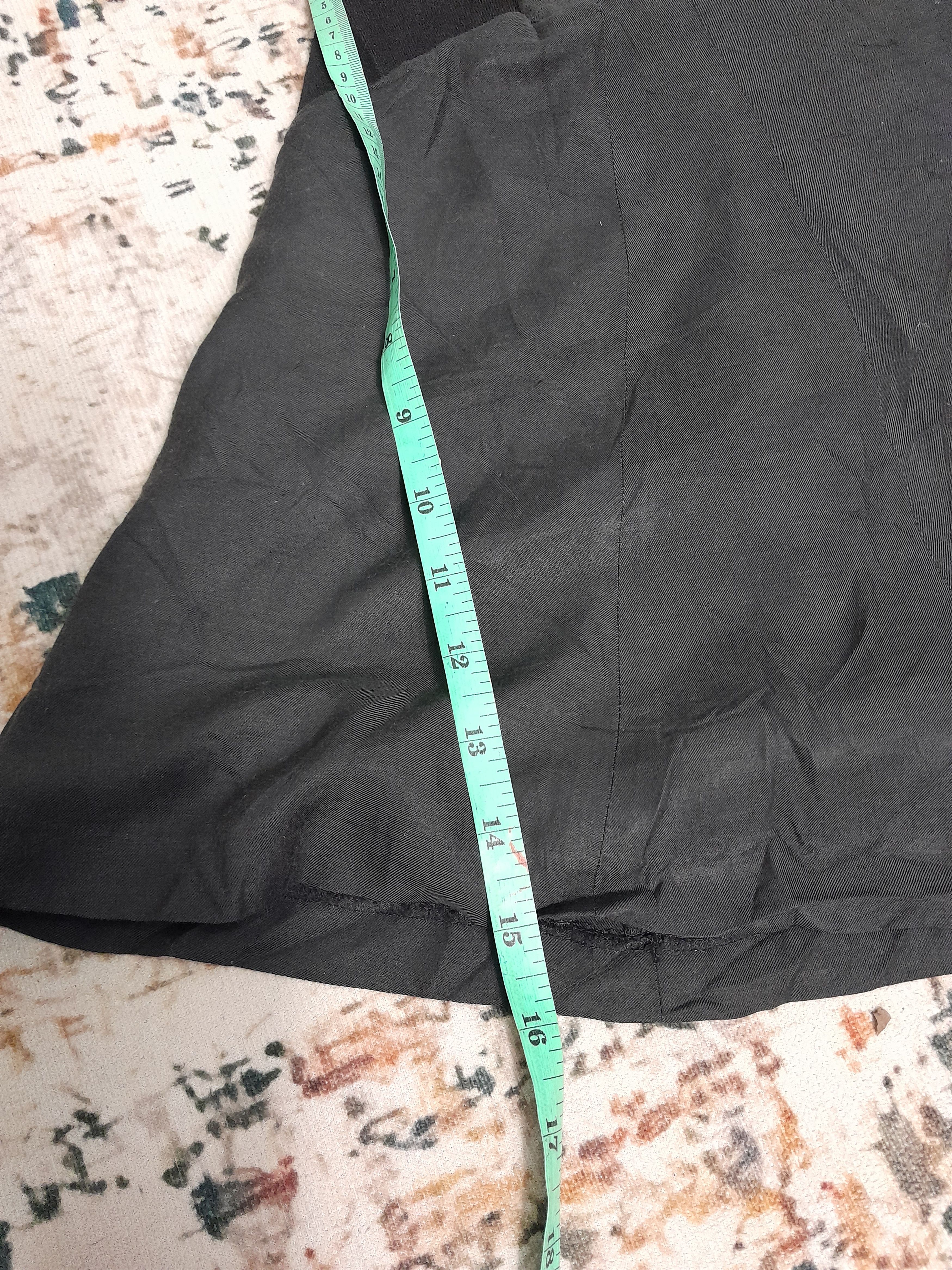 Helmut Lang Helmut Lang Skirt Mini Back Zipper Sizing S Size 28" / US 6 / IT 42 - 8 Thumbnail