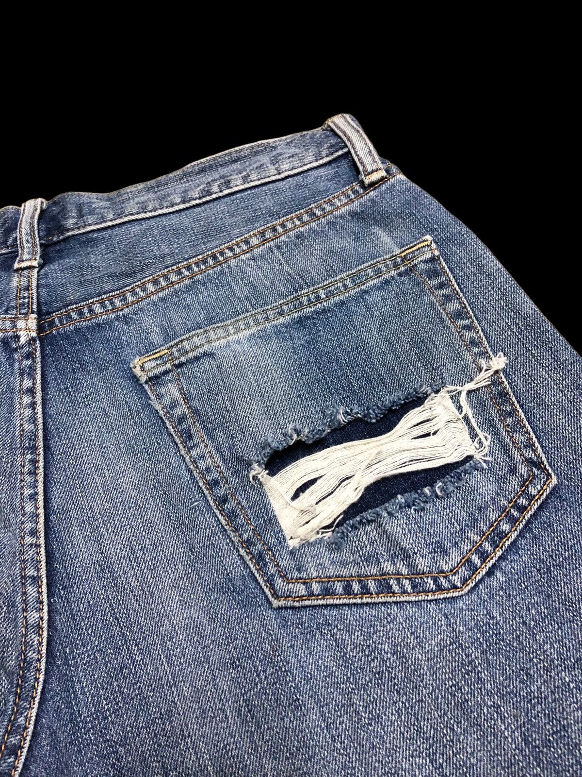 Uniqlo RIPPED⚡️⚡️SELVEDGE DISTRESSED DENIM BY UNIQLO Size US 31 - 3 Thumbnail
