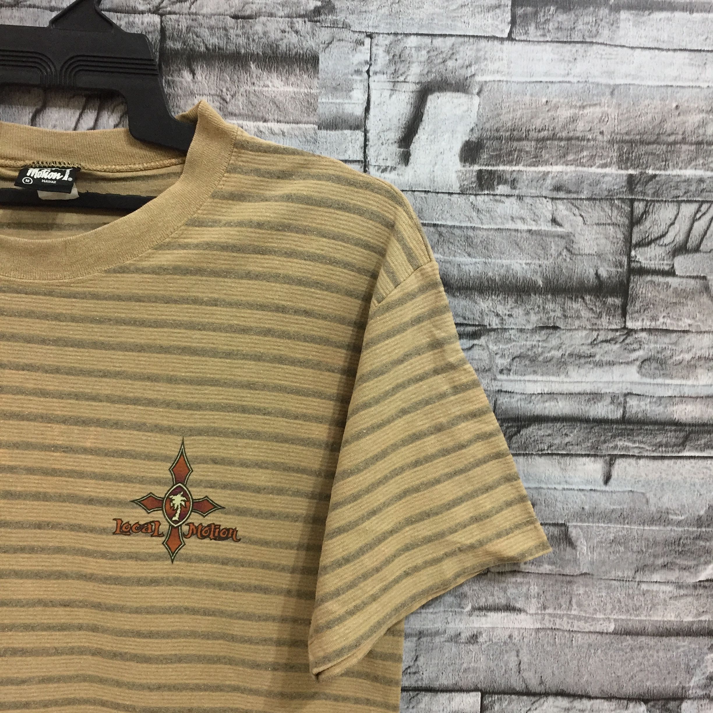 Vintage Vintage Local Motion Hawaiian t shirt surfing size M Size US M / EU 48-50 / 2 - 5 Thumbnail