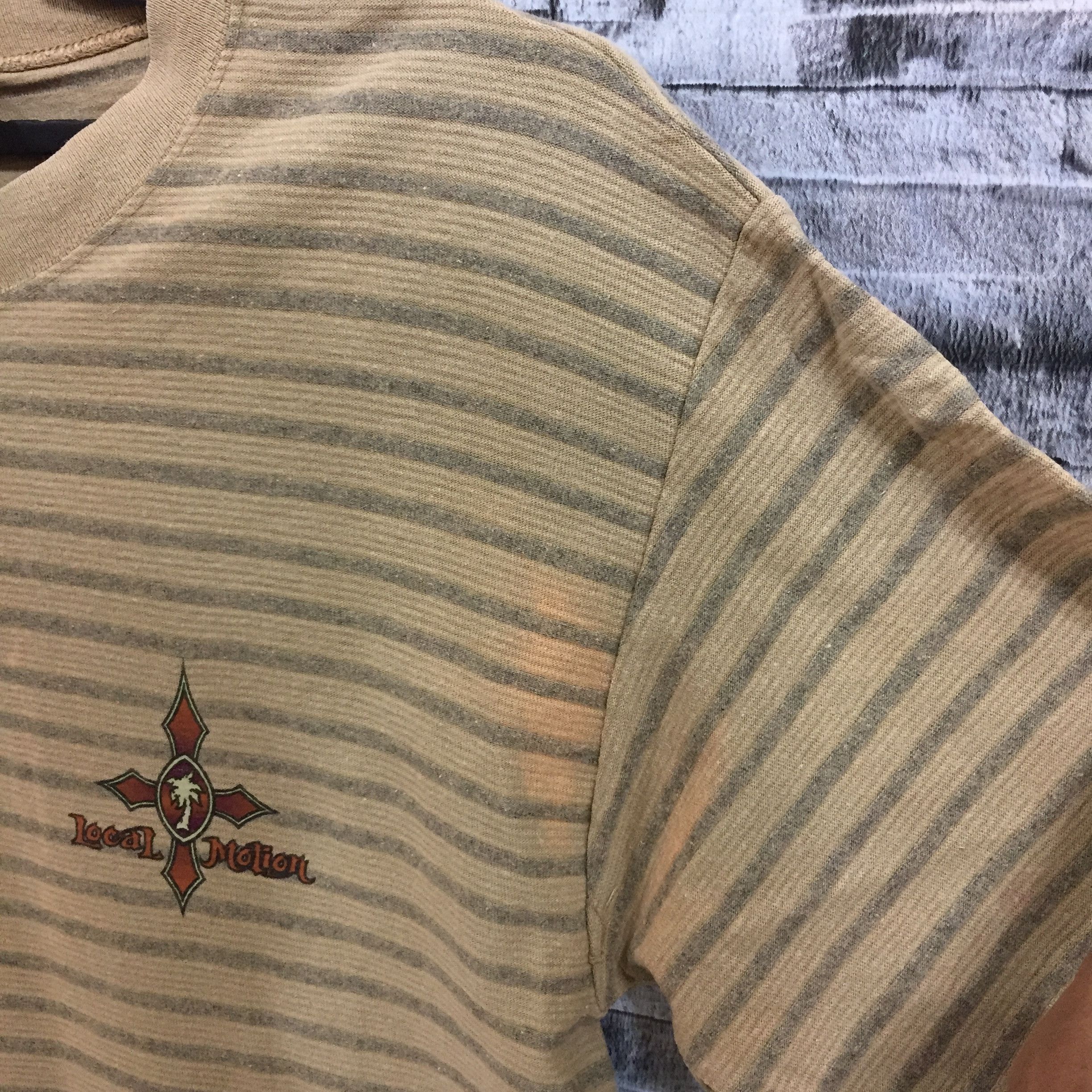 Vintage Vintage Local Motion Hawaiian t shirt surfing size M Size US M / EU 48-50 / 2 - 6 Thumbnail