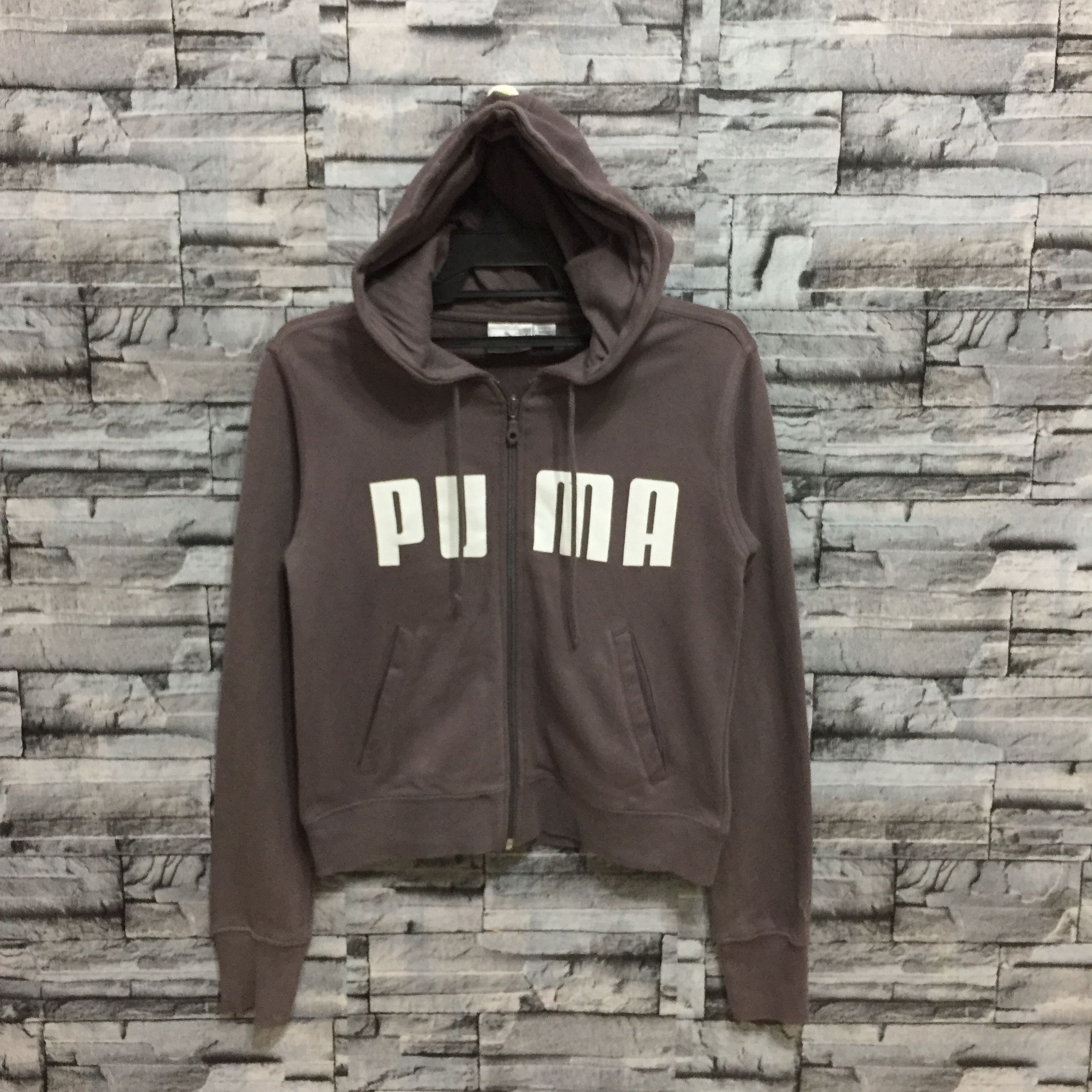 Puma Vintage Puma hoodie spell out streetwear Size US S / EU 44-46 / 1 - 1 Thumbnail