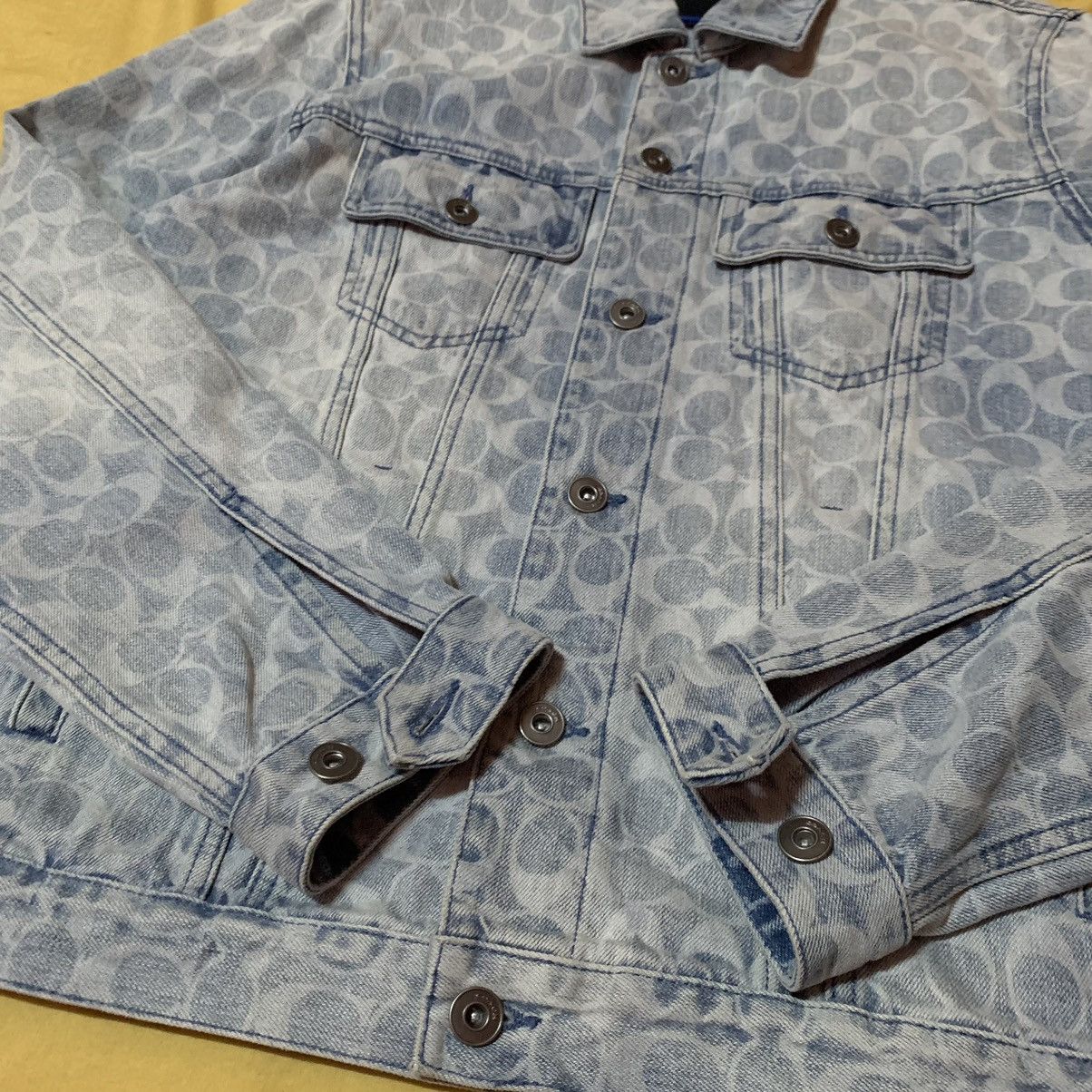 Coach COACH SINGNATURE MONOGRAM LOGO DENIM JACKET Size US M / EU 48-50 / 2 - 11 Thumbnail
