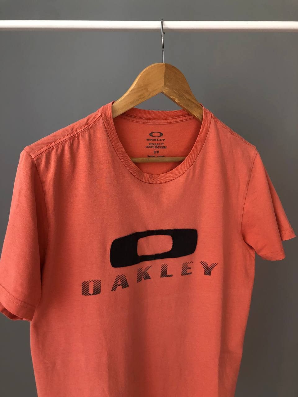 Oakley × Vintage Vintage Oakley Embroidery Center T-shirt big logo Size US S / EU 44-46 / 1 - 3 Thumbnail