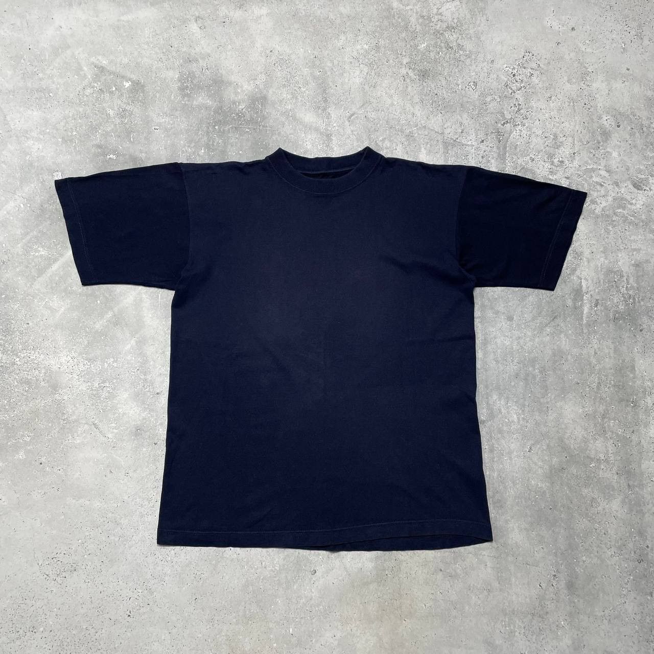 Vintage Vintage 2000s Blank T Shirt Faded Blue Size L Size US L / EU 52-54 / 3 - 1 Thumbnail