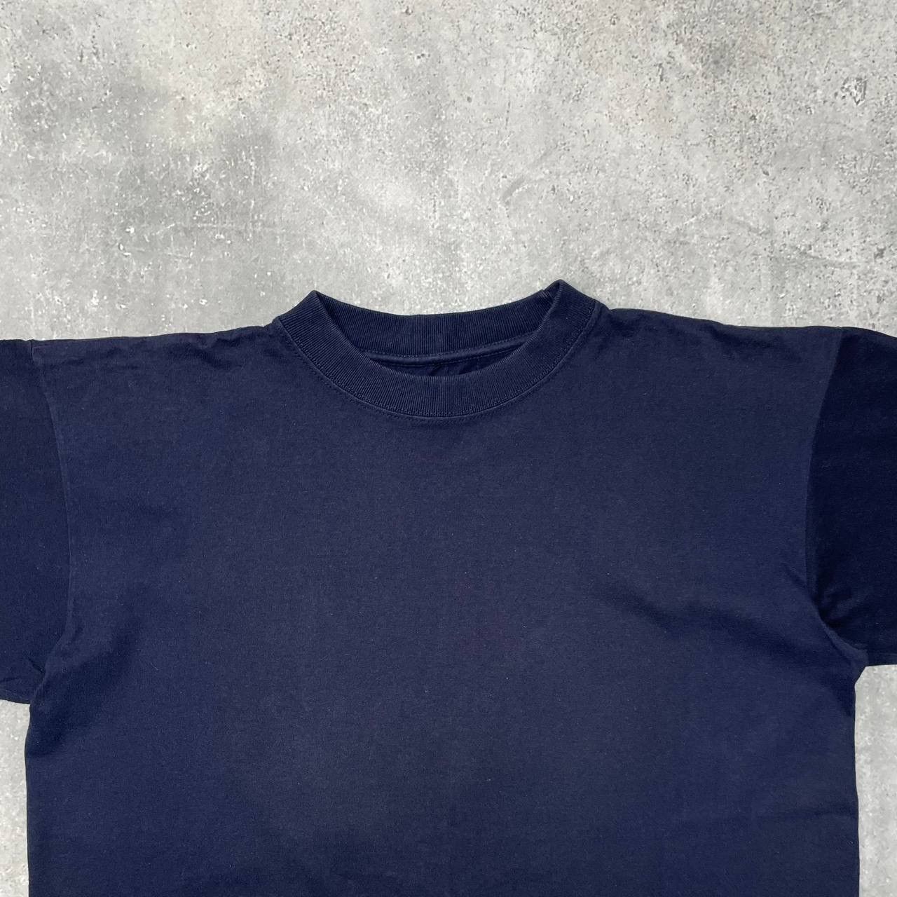 Vintage Vintage 2000s Blank T Shirt Faded Blue Size L Size US L / EU 52-54 / 3 - 3 Thumbnail
