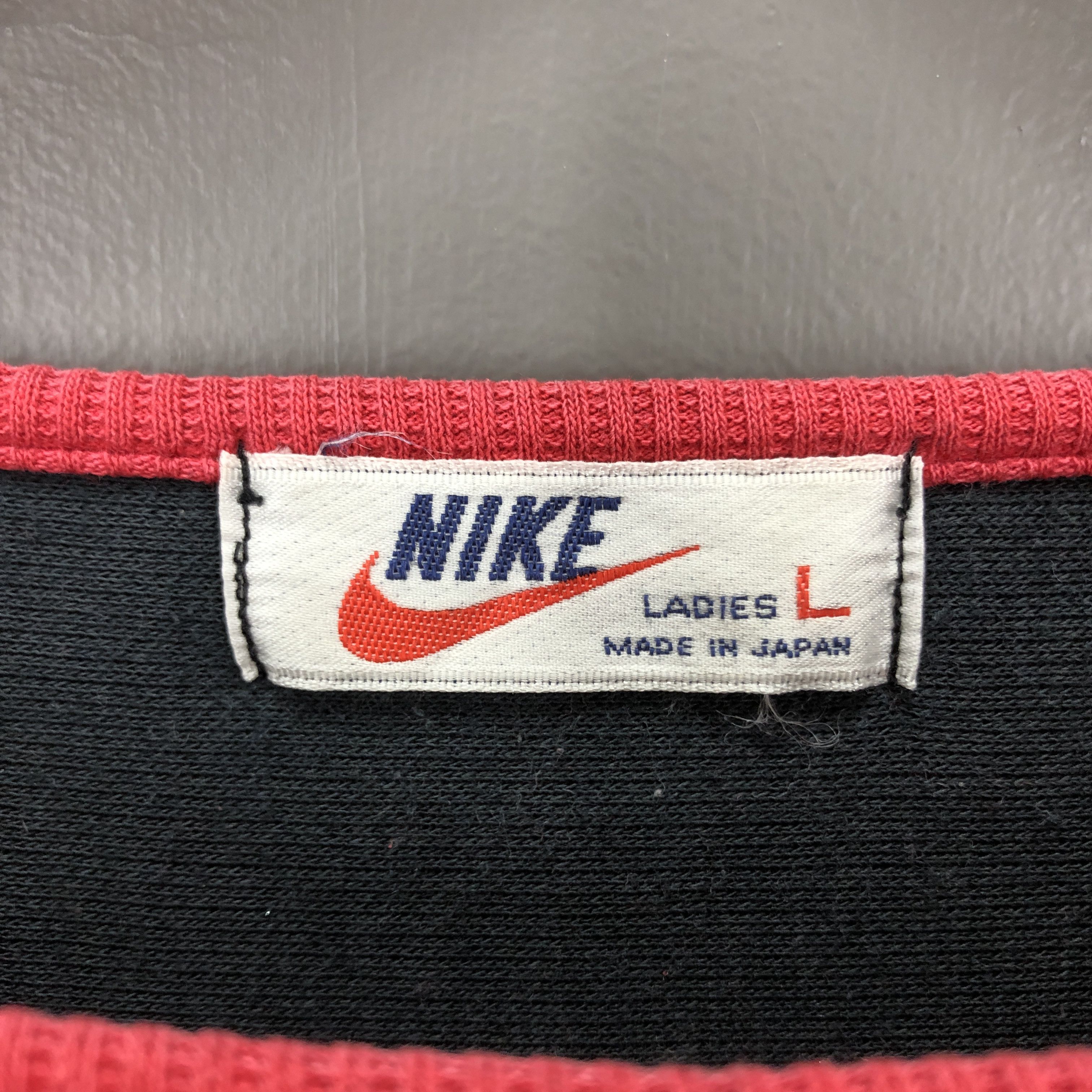Nike Vintage NIKE LADIES Crew Neck Sweatshirt #0972/AI Size M / US 6-8 / IT 42-44 - 7 Thumbnail