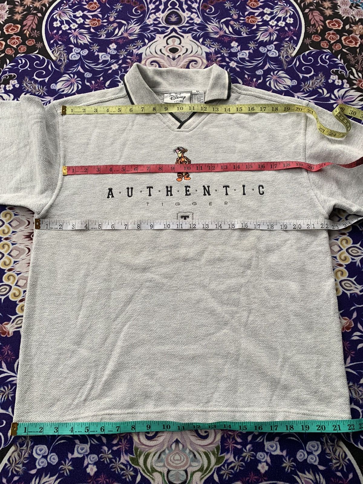Disney Vintage Authentic Tigger Disney Size US M / EU 48-50 / 2 - 7 Thumbnail