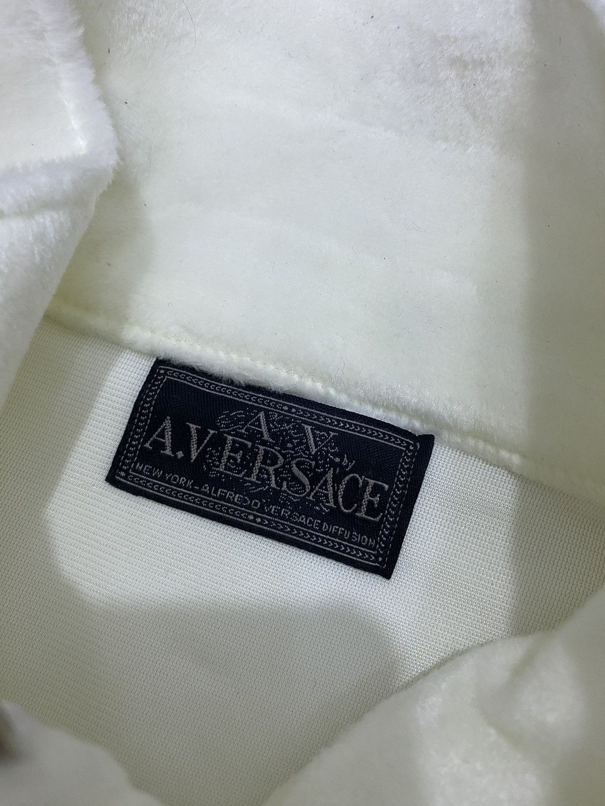 Versace 🔥VINTAGE VERSACE VELVET WHITE FUR VEST JACKET Size US L / EU 52-54 / 3 - 21 Thumbnail