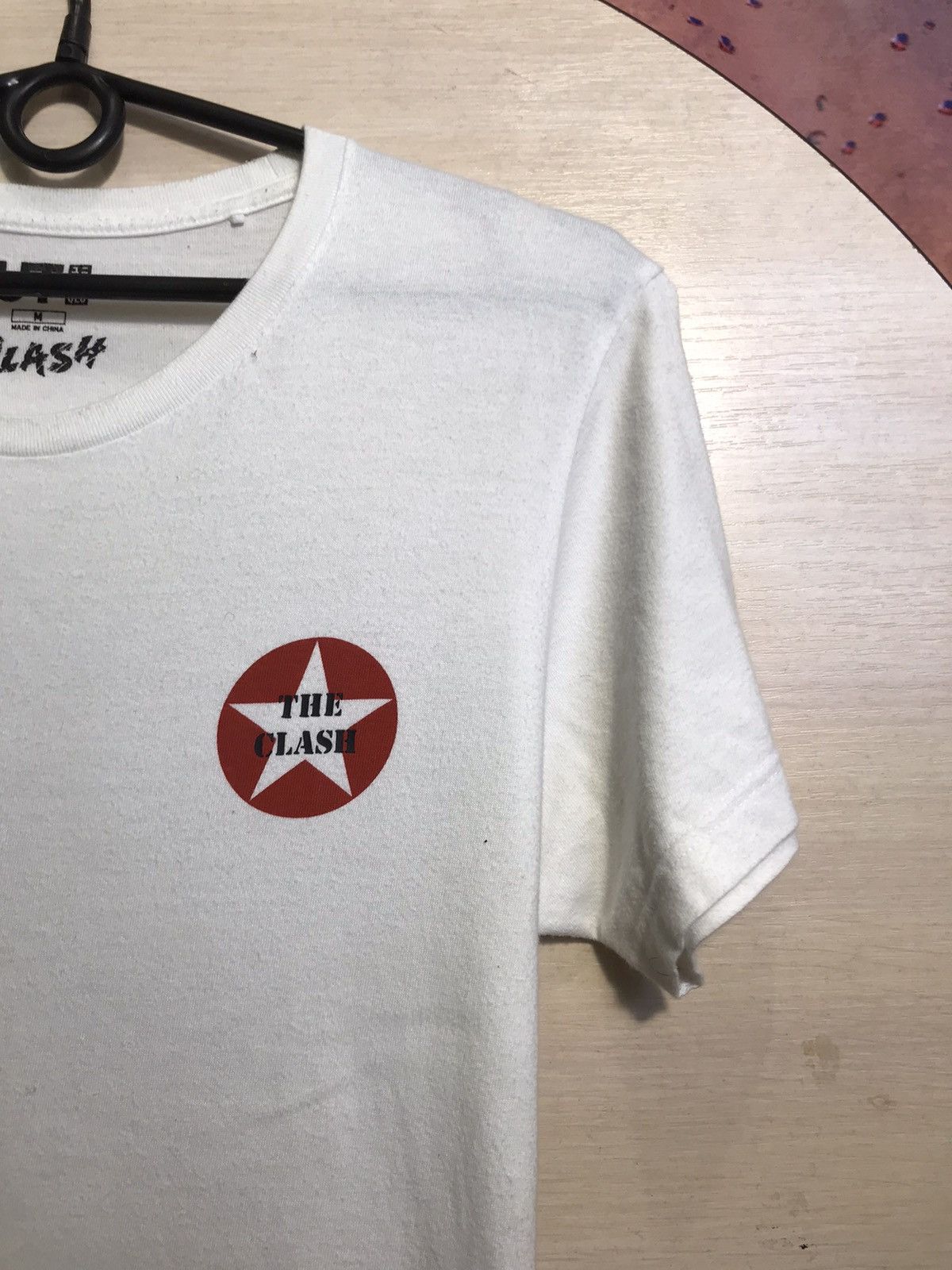 Other The Clash band streetwear tee Uniqlo Size US M / EU 48-50 / 2 - 3 Thumbnail