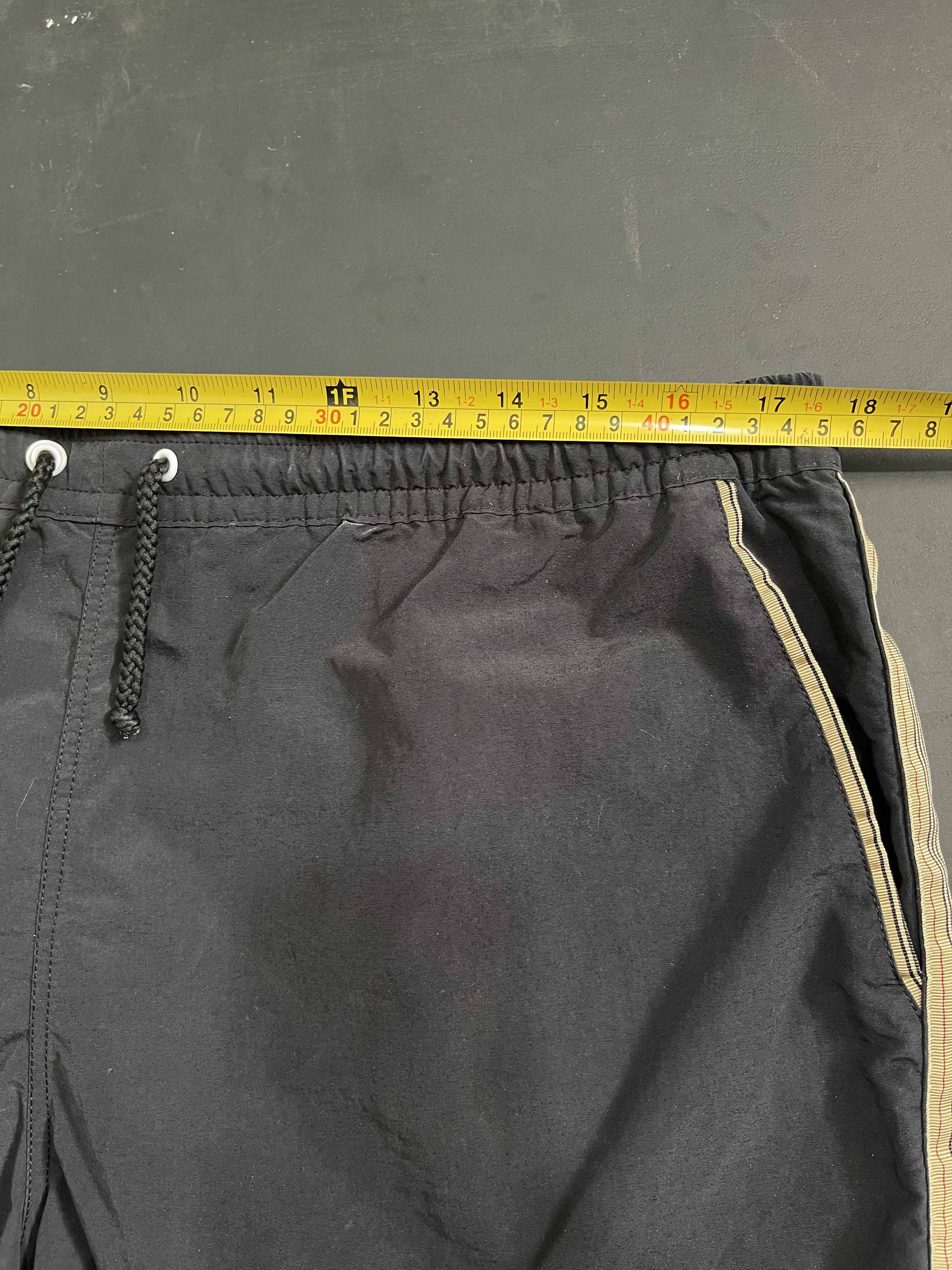 Burberry 🔥 Burberry swim short black novacheck size S Size US 30 / EU 46 - 2 Thumbnail
