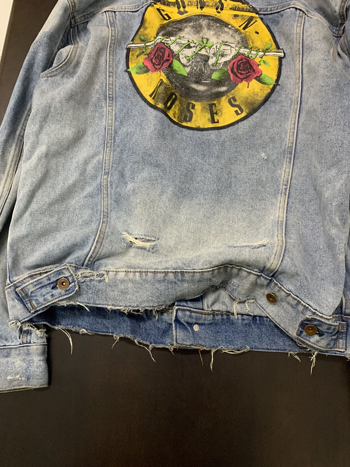 Vintage Vintage Thrashed Damaged Gun N Roses Distressed Denim Jacket Size US L / EU 52-54 / 3 - 3 Thumbnail