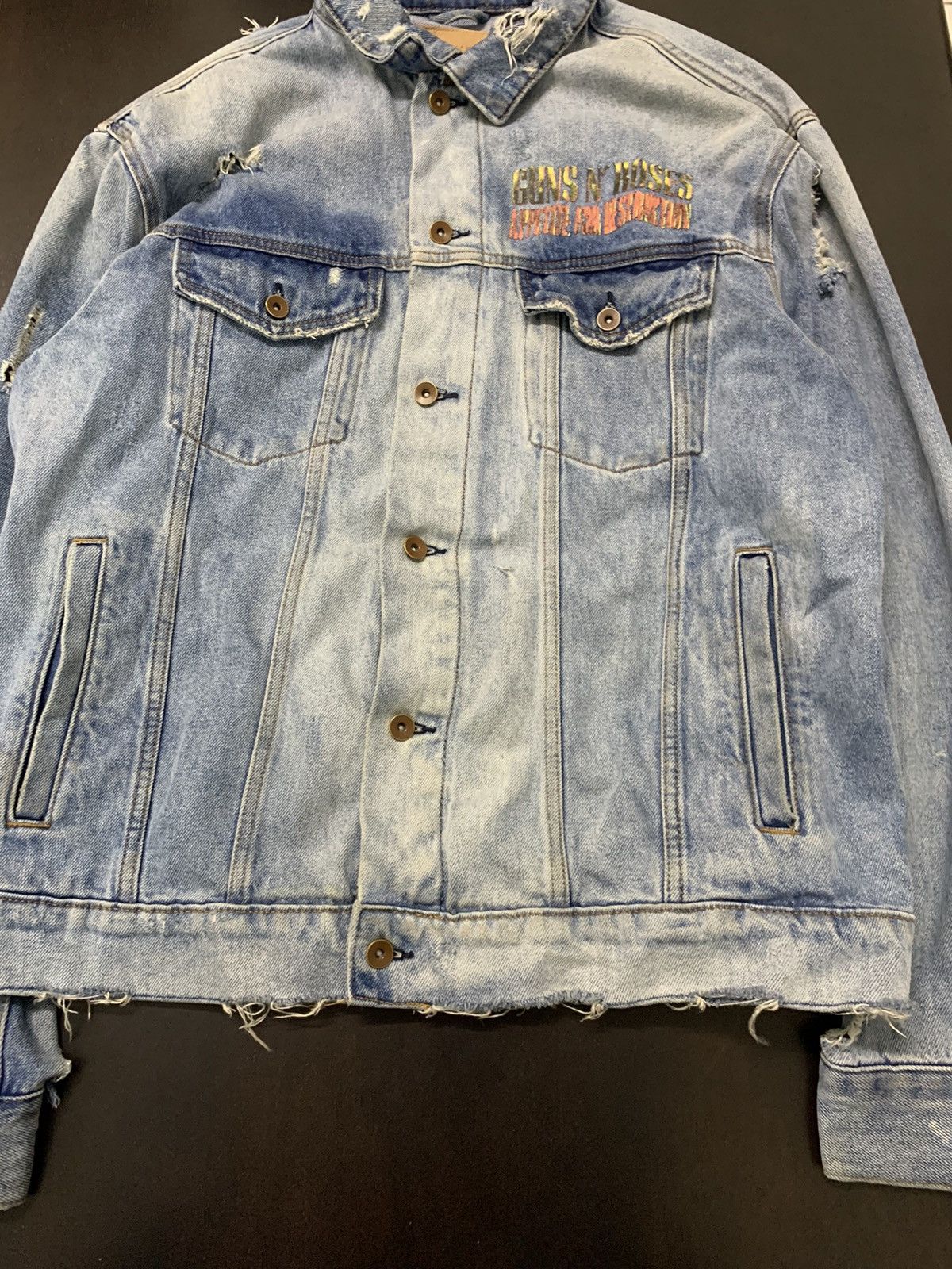 Vintage Vintage Thrashed Damaged Gun N Roses Distressed Denim Jacket Size US L / EU 52-54 / 3 - 5 Thumbnail
