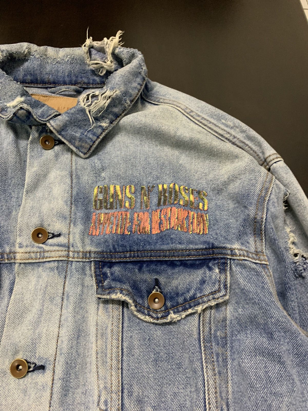 Vintage Vintage Thrashed Damaged Gun N Roses Distressed Denim Jacket Size US L / EU 52-54 / 3 - 6 Thumbnail