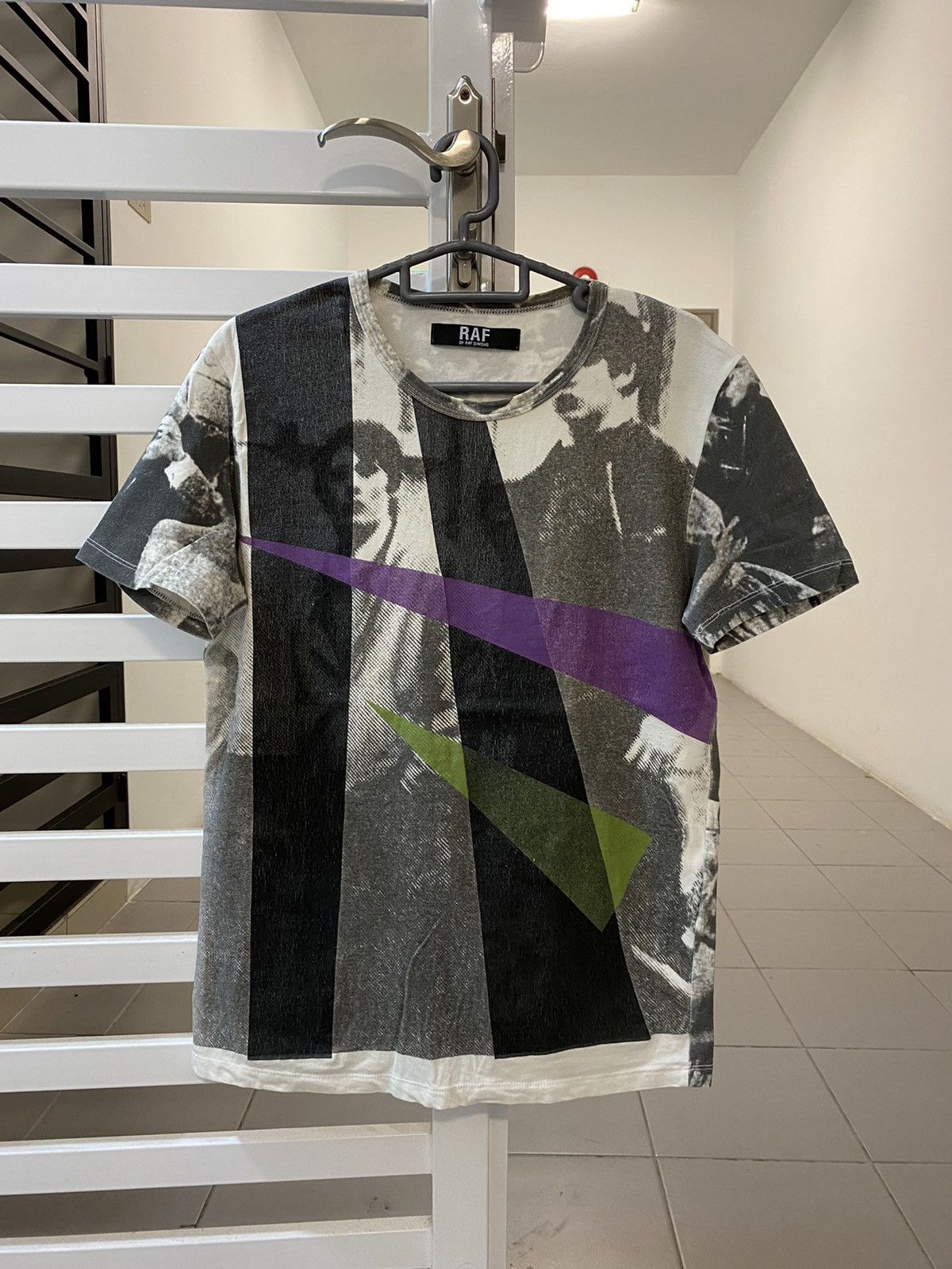 Raf Simons 🔥NEED GONE🔥 Raf simons fullprint Party Graphic tee Size US S / EU 44-46 / 1 - 1 Thumbnail
