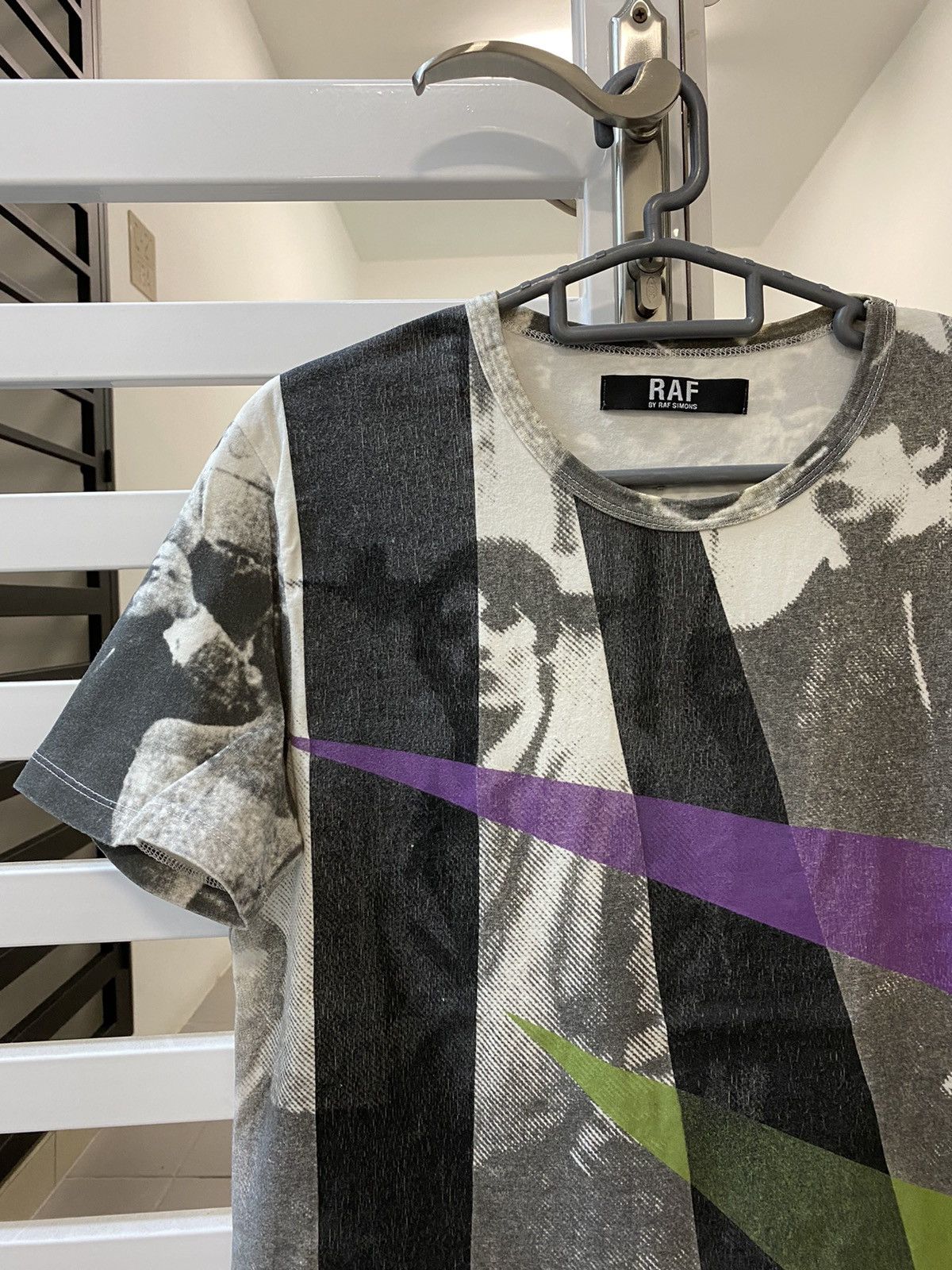 Raf Simons 🔥NEED GONE🔥 Raf simons fullprint Party Graphic tee Size US S / EU 44-46 / 1 - 3 Thumbnail