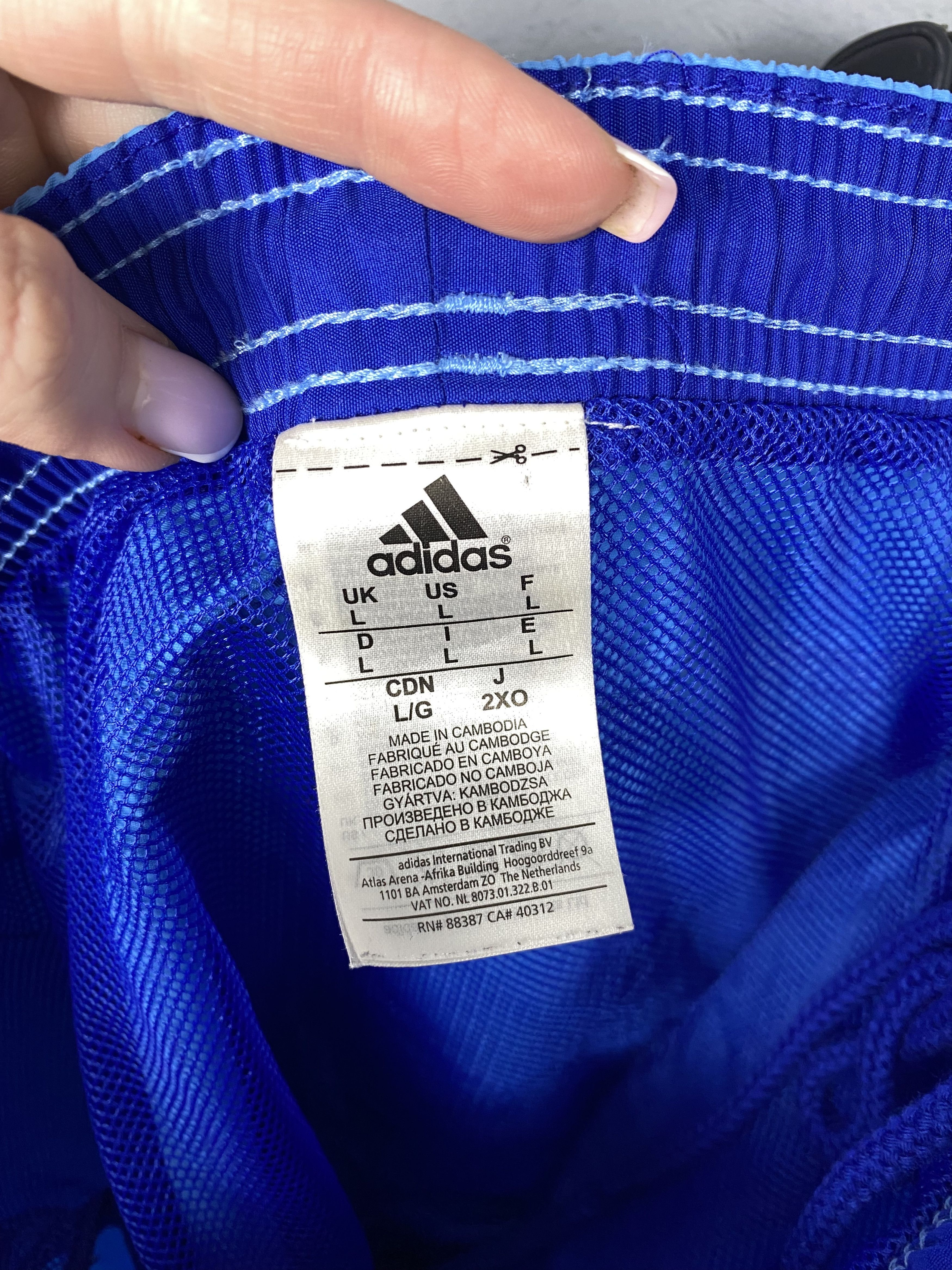 Adidas × Vintage Adidas Vintage Mens Nylon Shorts Y2K Size US 34 / EU 50 - 6 Thumbnail