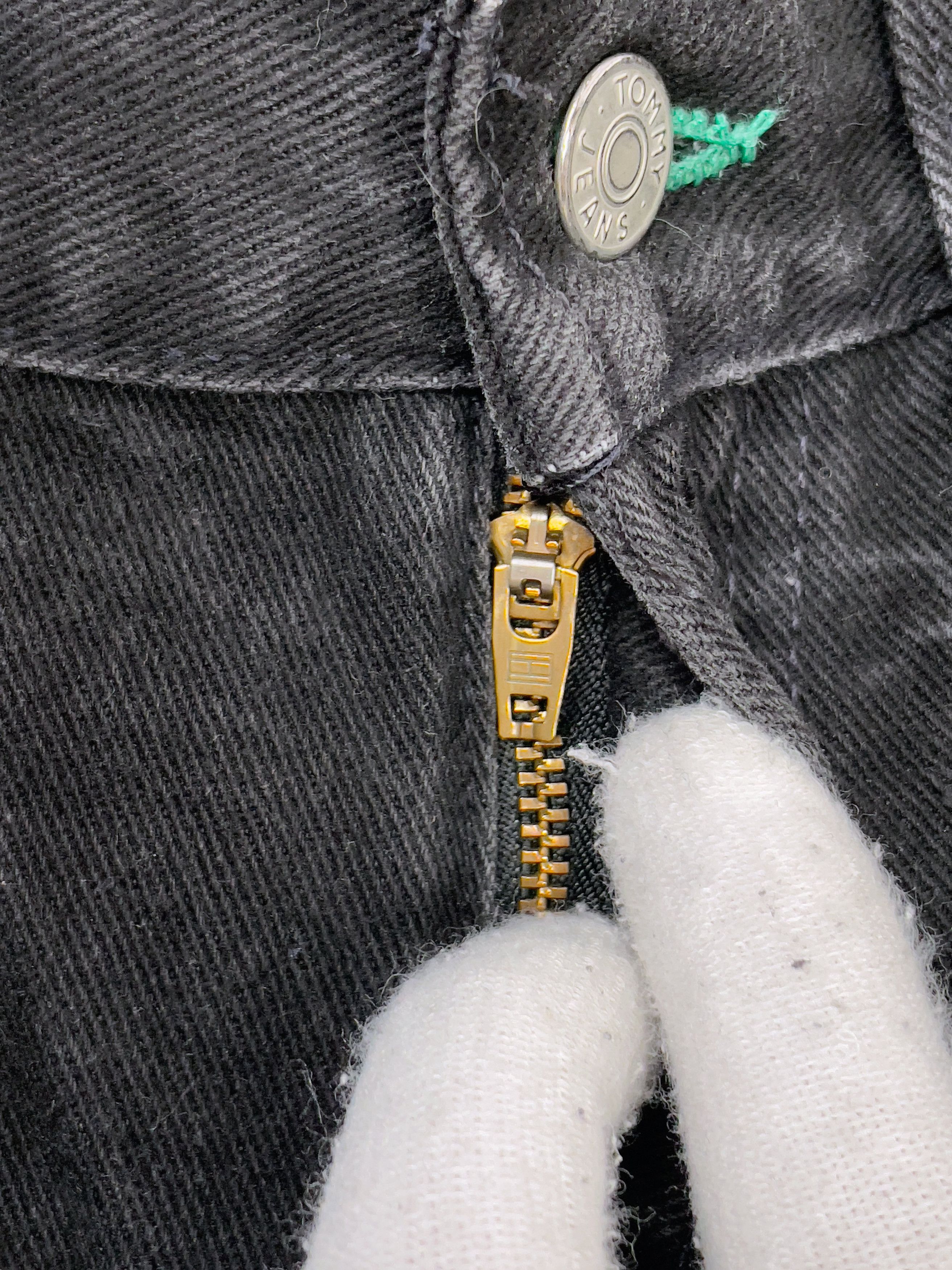 Tommy Hilfiger × Vintage 90s Tommy Hilfiger Made in USA Black Carpenter Wash Denim Size US 31 - 9 Thumbnail