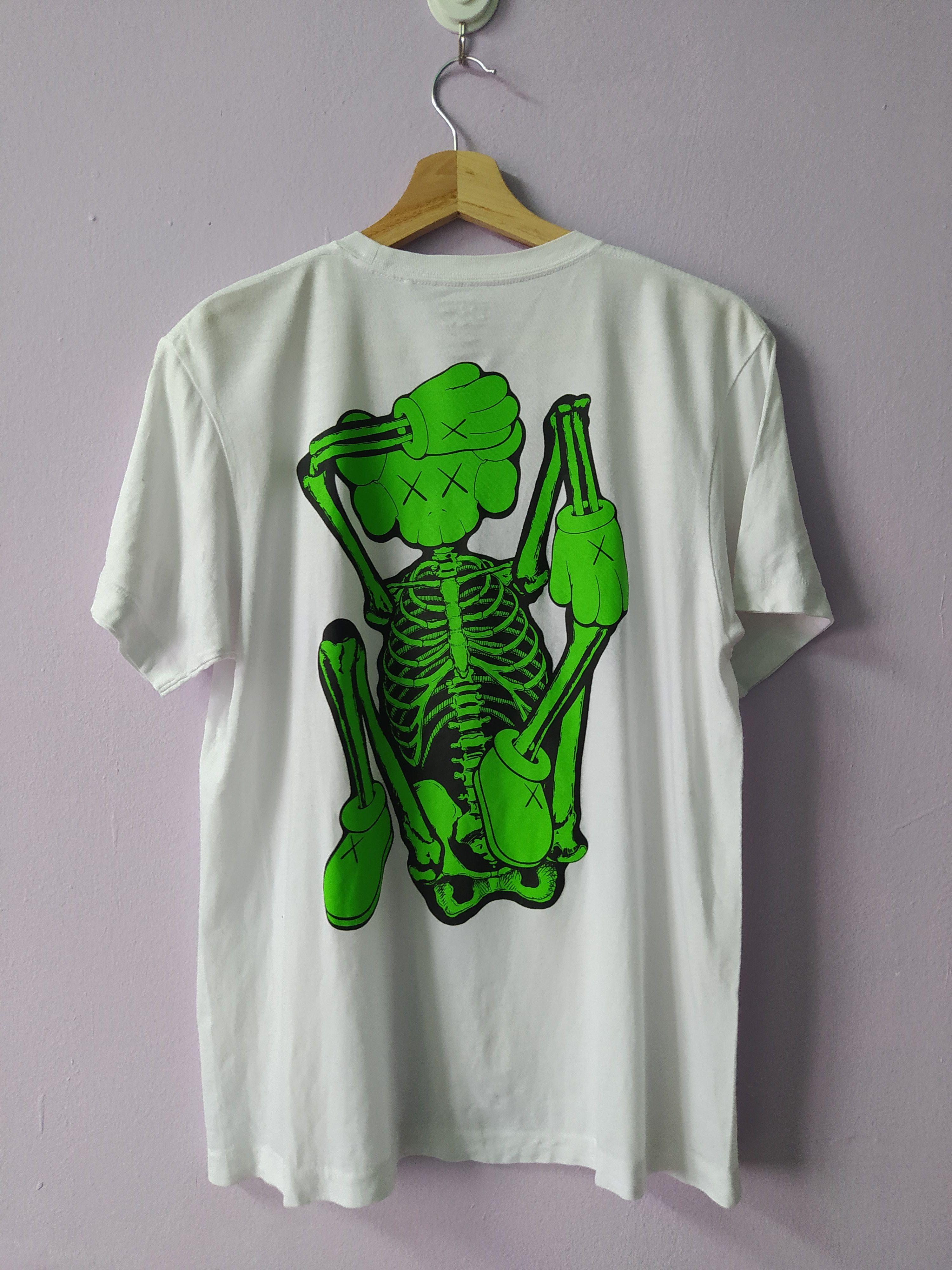 Kaws × Uniqlo × Vintage Ut x Kaws Skeleton Tee Size US M / EU 48-50 / 2 - 1 Thumbnail