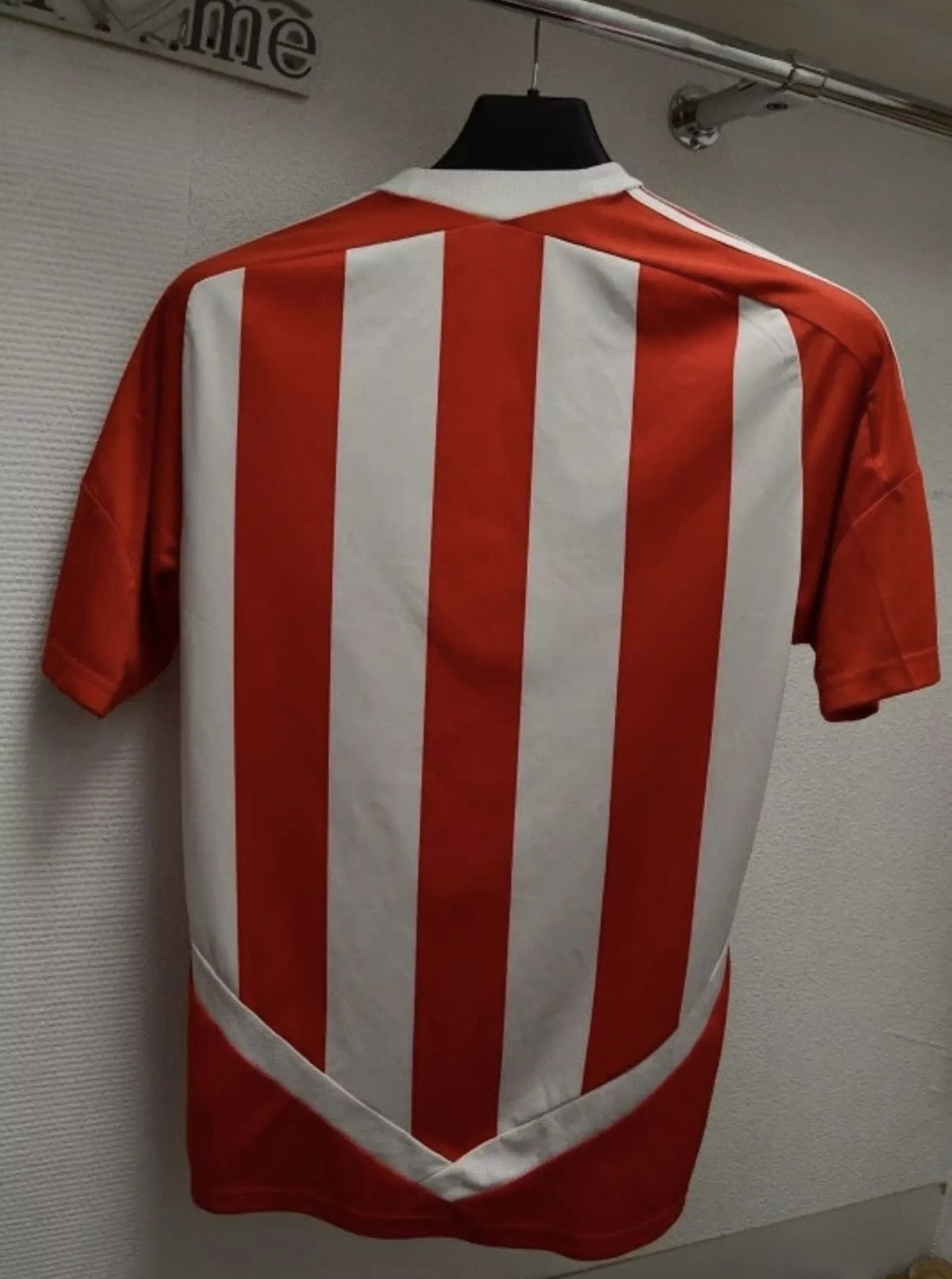 Adidas Stoke City Adidas soccer jersey apl patch M sz Size US M / EU 48-50 / 2 - 2 Thumbnail
