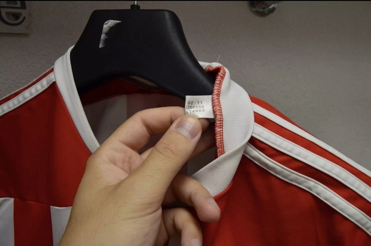Adidas Stoke City Adidas soccer jersey apl patch M sz Size US M / EU 48-50 / 2 - 5 Thumbnail