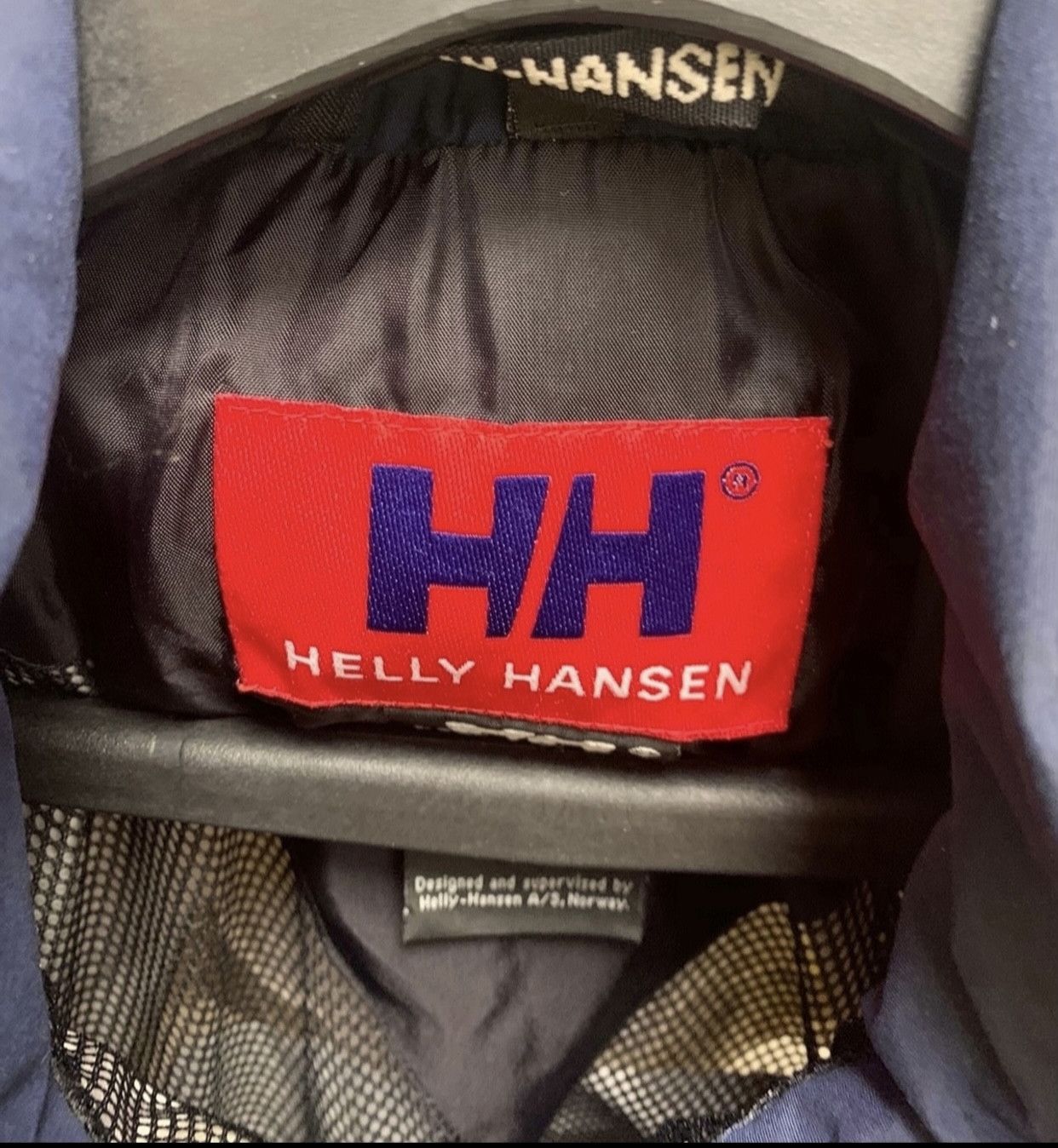 Helly Hansen Helly Hansen light jacket vintage logo in hand M vintage Size US M / EU 48-50 / 2 - 6 Thumbnail