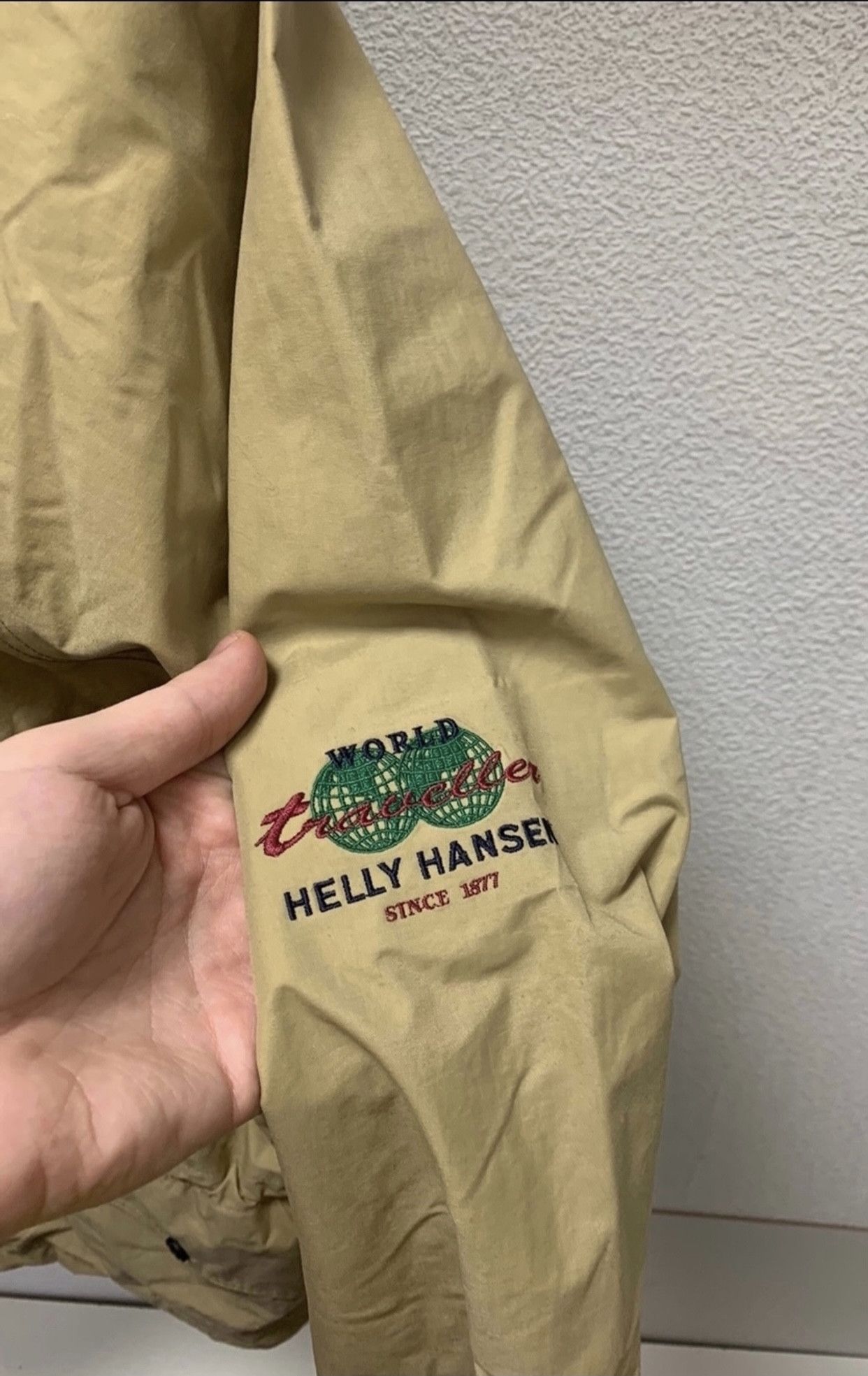Helly Hansen Helly Hansen light jacket vintage logo in hand M vintage Size US M / EU 48-50 / 2 - 3 Thumbnail