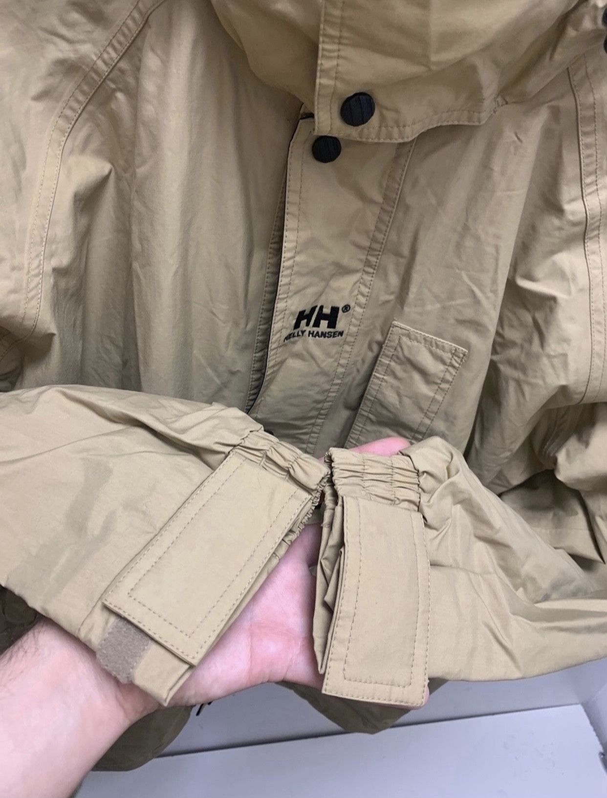 Helly Hansen Helly Hansen light jacket vintage logo in hand M vintage Size US M / EU 48-50 / 2 - 4 Thumbnail