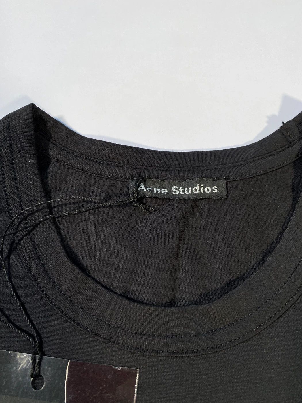 Acne Studios ⚡️QUICK SALE⚡️Acne Studio Face Patch Black T-shirt top Size US S / EU 44-46 / 1 - 3 Thumbnail