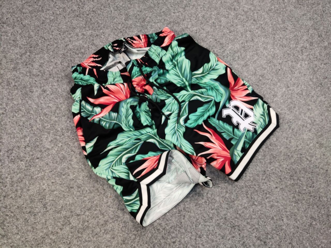 Vintage Vintage 90's Flowers Art Casual trendy Shorts Hawaiian Style Size US 36 / EU 52 - 6 Thumbnail