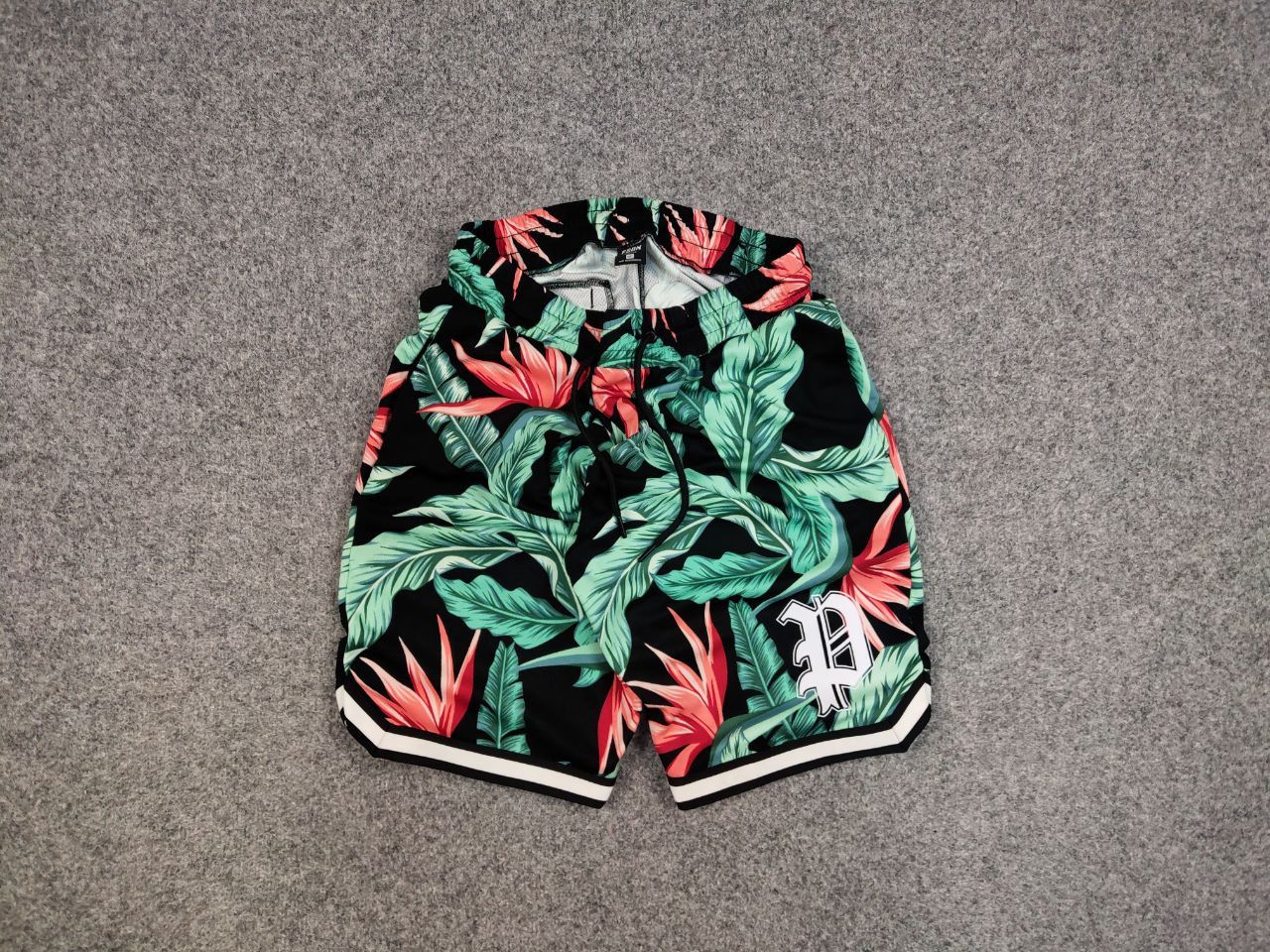 Vintage Vintage 90's Flowers Art Casual trendy Shorts Hawaiian Style Size US 36 / EU 52 - 1 Thumbnail