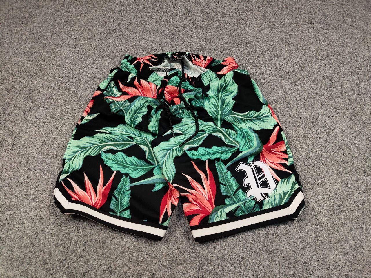 Vintage Vintage 90's Flowers Art Casual trendy Shorts Hawaiian Style Size US 36 / EU 52 - 2 Thumbnail