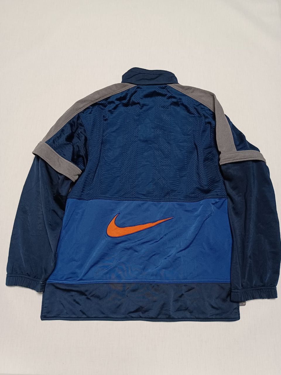 Nike Orange swoosh big logo nike vintage tracking jacket 90s Size US S / EU 44-46 / 1 - 1 Thumbnail