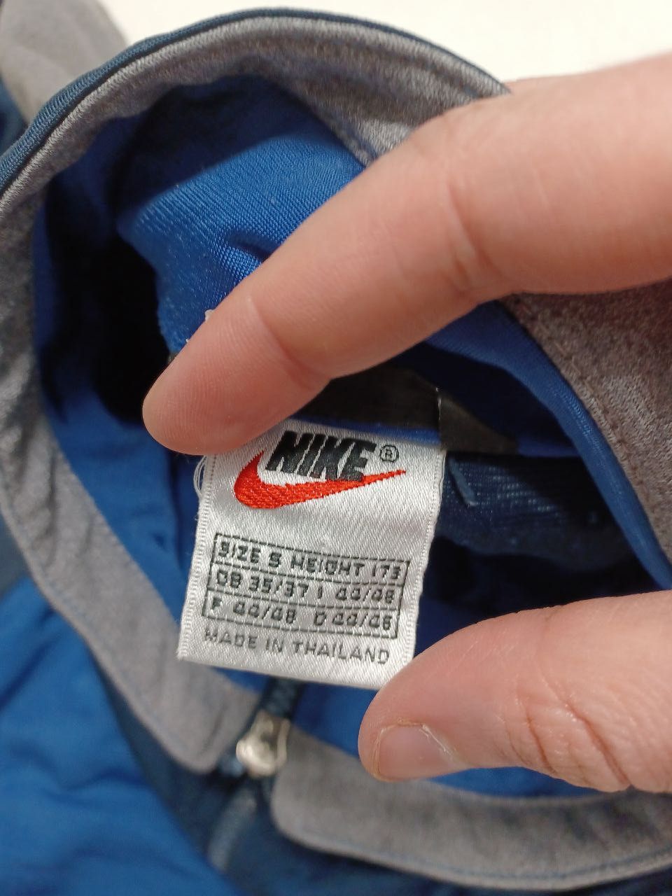 Nike Orange swoosh big logo nike vintage tracking jacket 90s Size US S / EU 44-46 / 1 - 7 Thumbnail