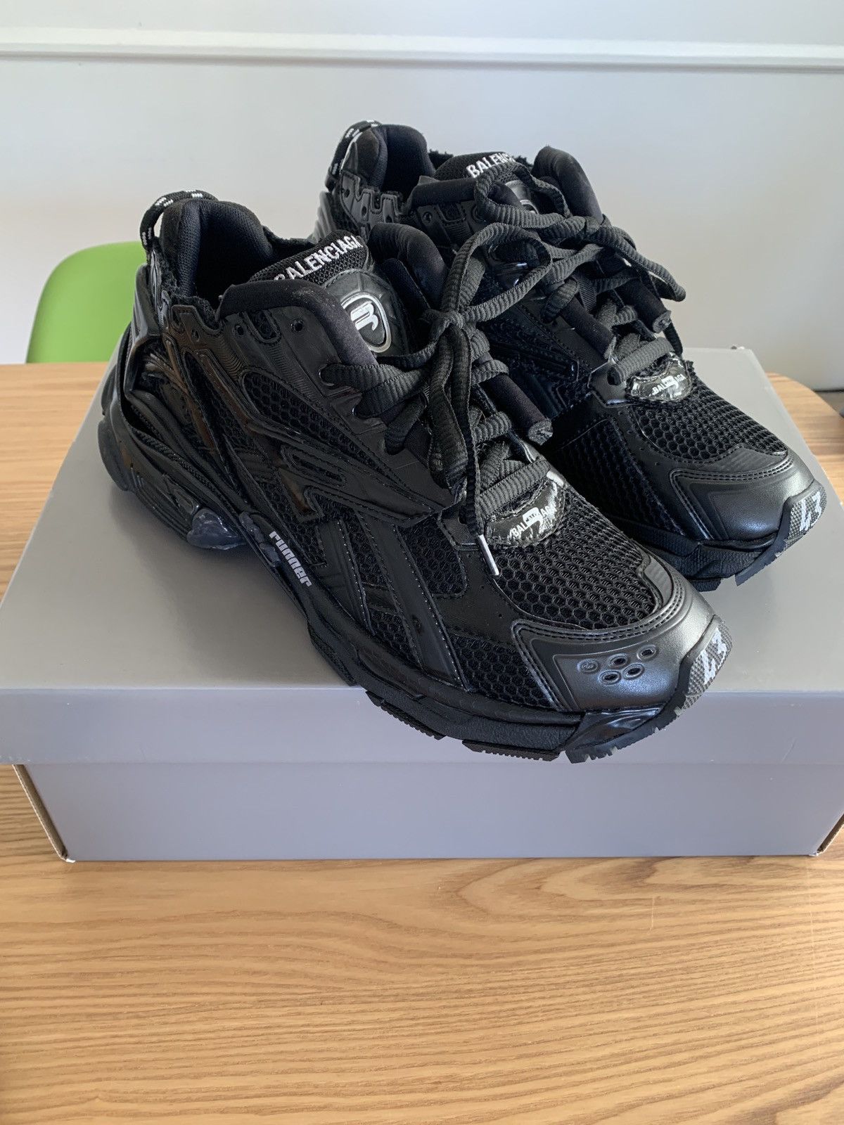 BALENCIAGA Runner スニーカー 43 Balenciaga Runner size43 Balenciaga Grey/Burgundy Mesh And Faux