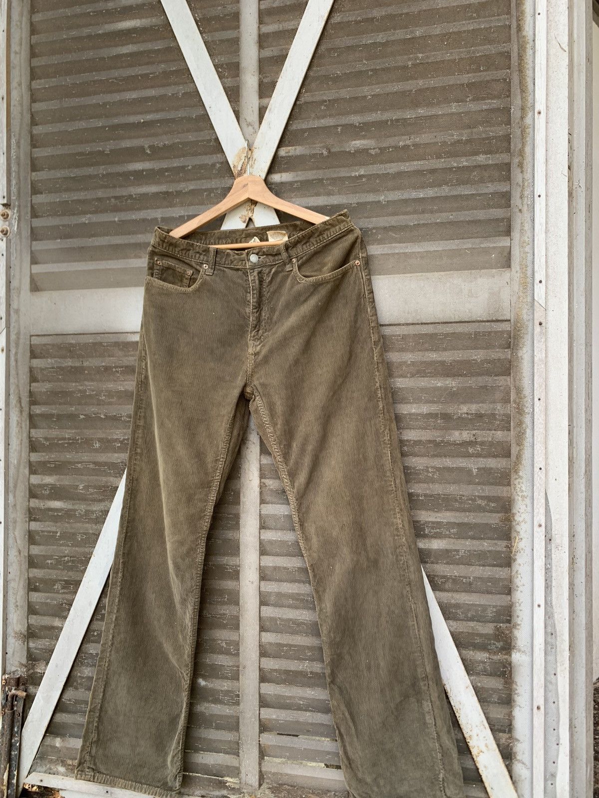 Banana Republic Vintage BANANA REPUBLIC STRAIGHT CUT CORDUROY PANTS Size US 33 - 1 Thumbnail