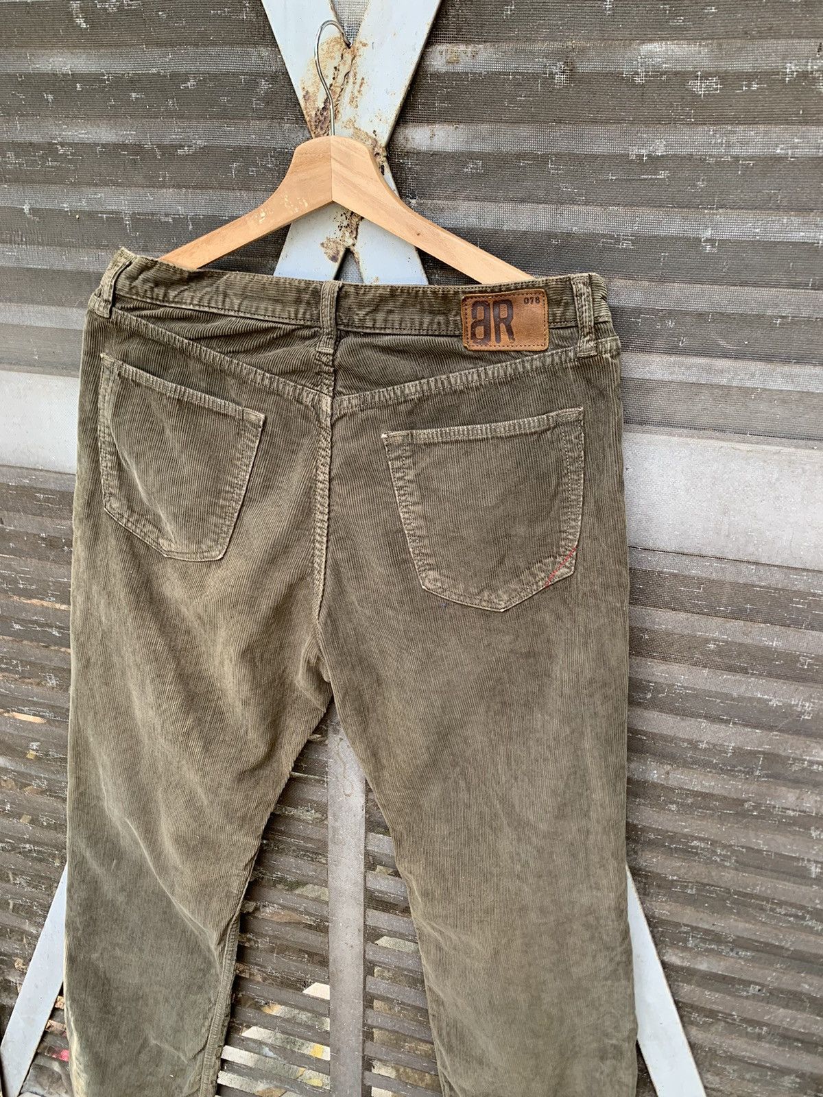 Banana Republic Vintage BANANA REPUBLIC STRAIGHT CUT CORDUROY PANTS Size US 33 - 8 Thumbnail