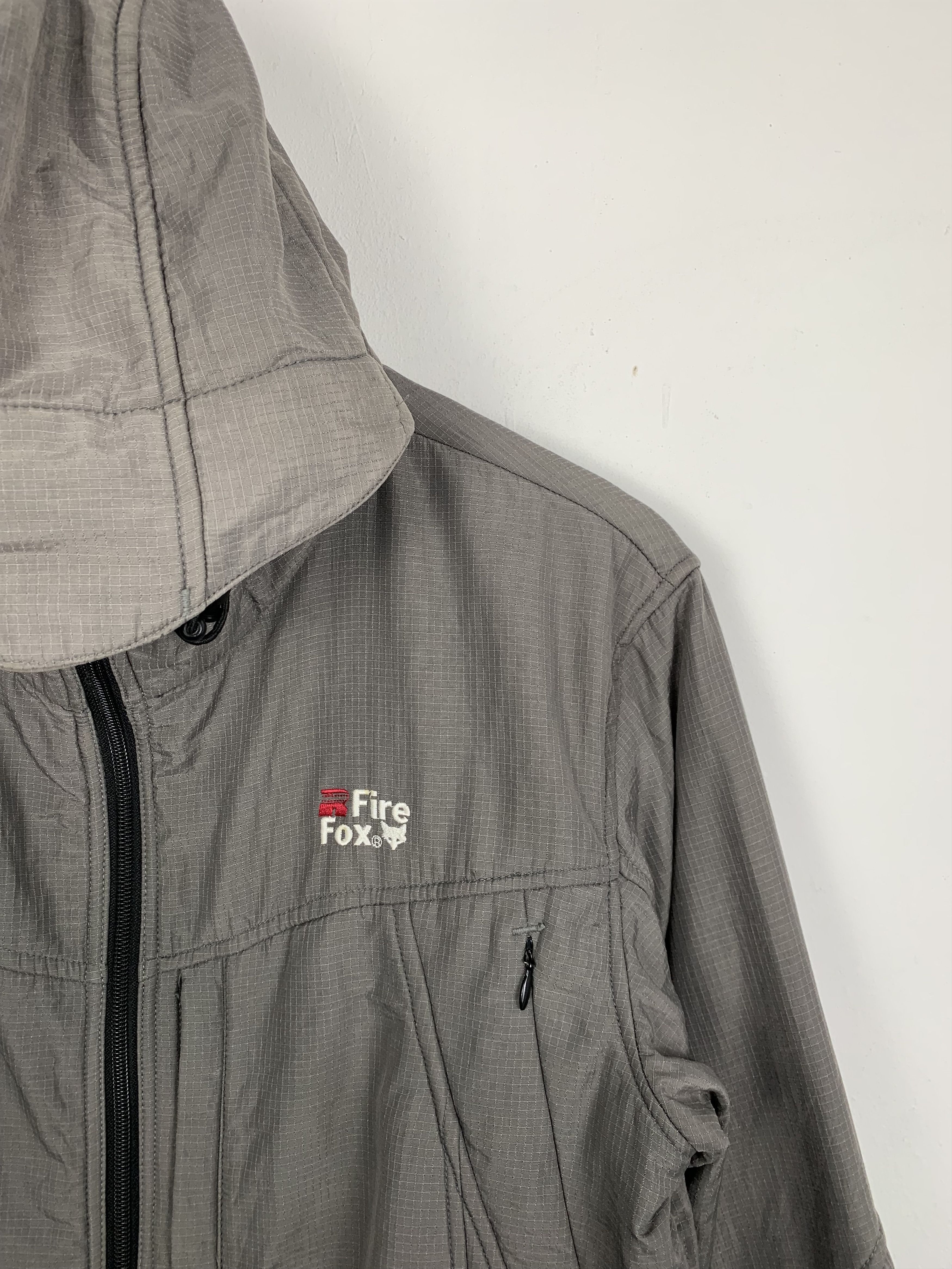 Vintage Vintage FIRE FOX Windbreaker Zip Up Hoodie Jacket J0716 Size US S / EU 44-46 / 1 - 3 Thumbnail