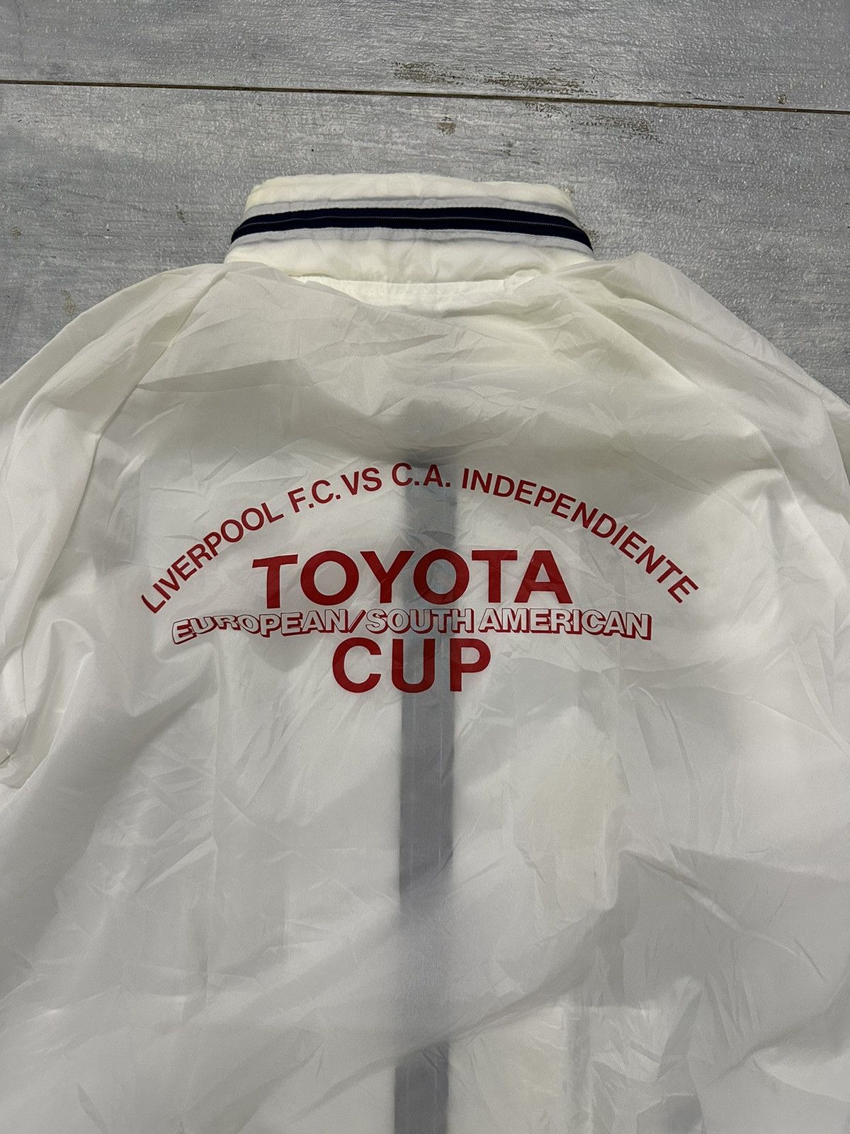 Japanese Brand 🔥Vintage🔥 84’ Liverpool Vs C.A Independiente Euro cup Size US M / EU 48-50 / 2 - 2 Thumbnail