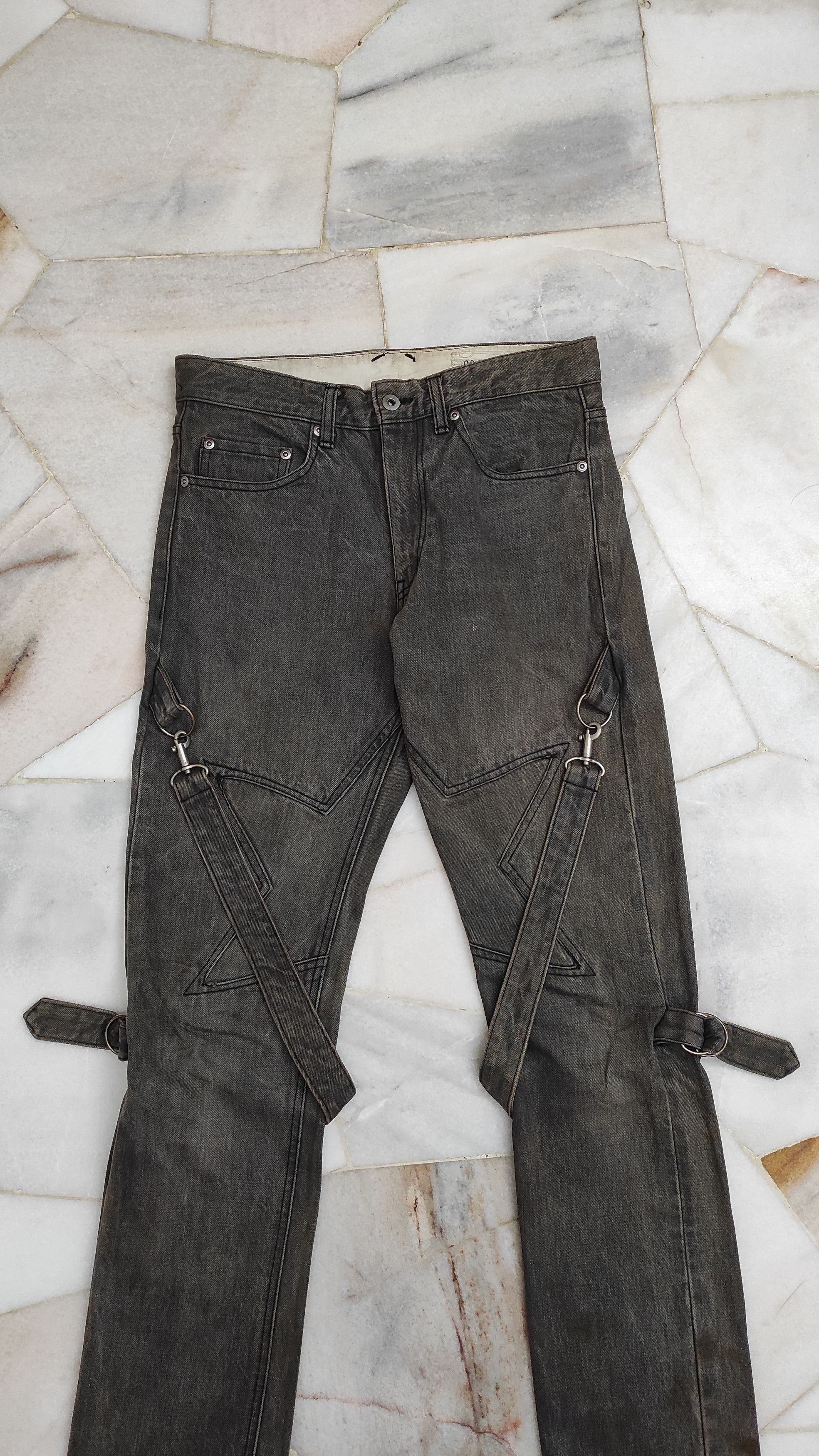 20471120 Archive 20471120 HYOMA SELVEDGE BONDAGE LOGO'S JEANS Size US 31 - 12 Thumbnail