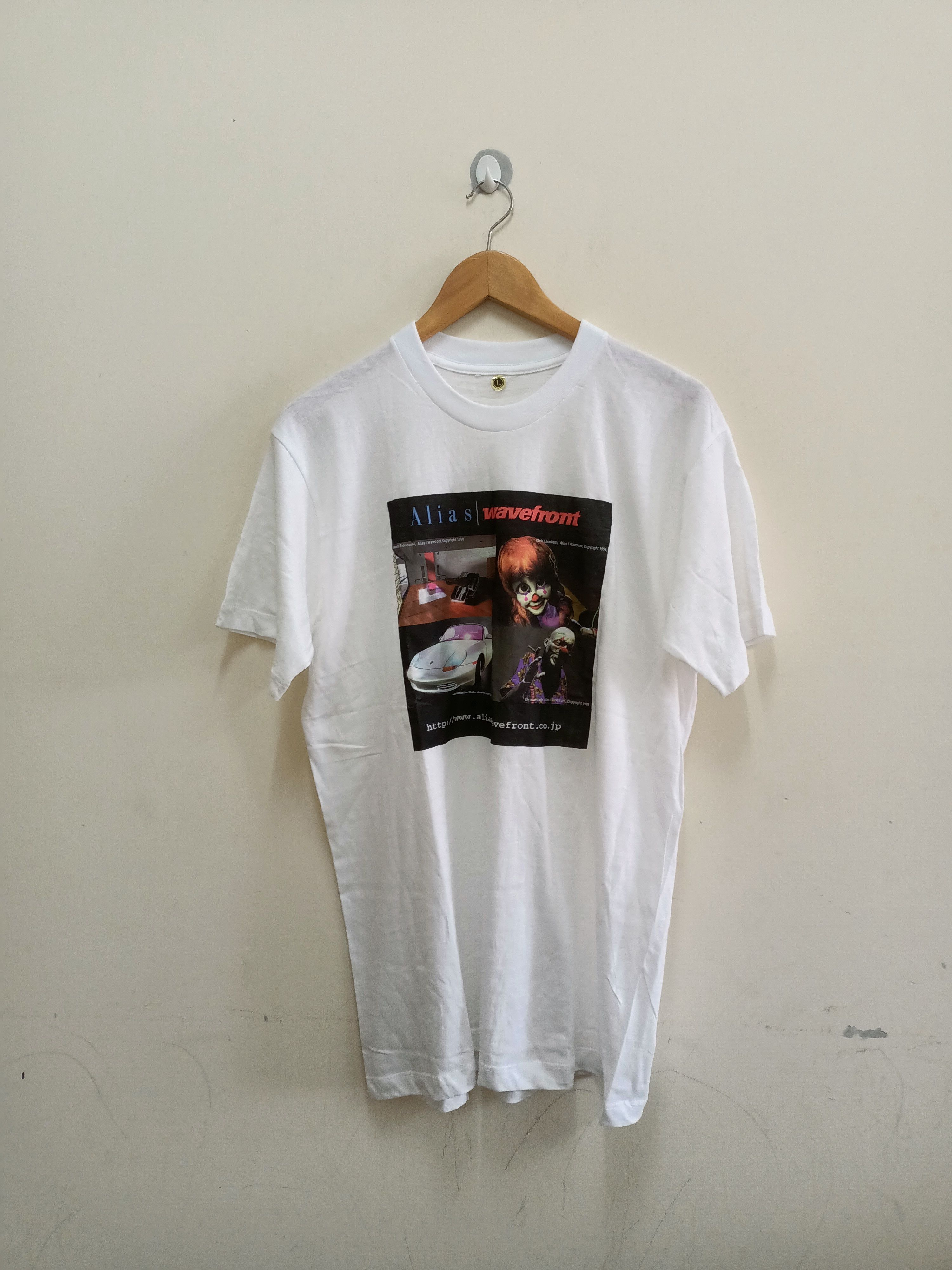 image of Microsoft x Optic Gaming Vintage 98 Alias Wavefront Graphic Card Gaming Shirt in White (Size Large)