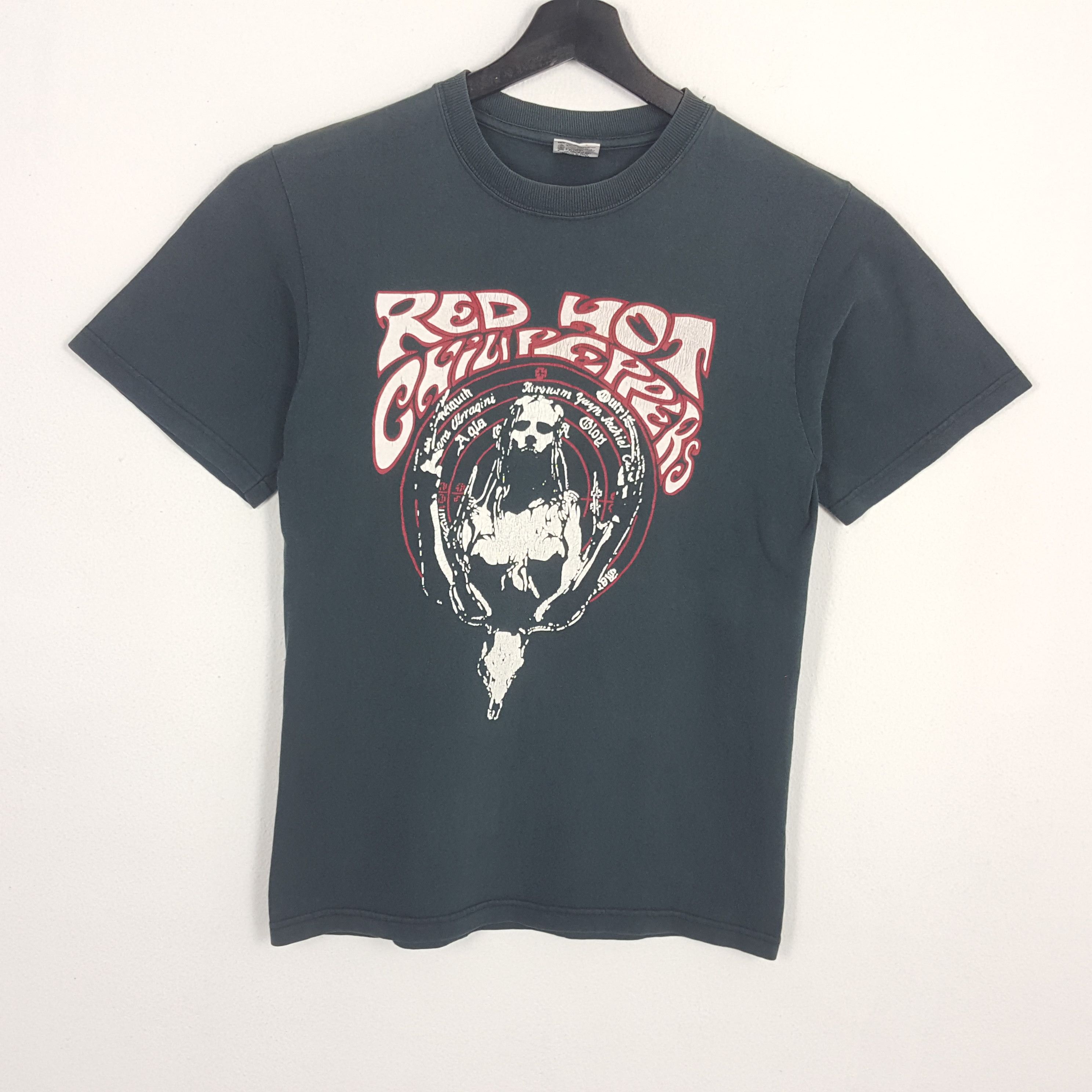 RED HOT CHILI PAPPERS American Rock band Vintage Tshirt