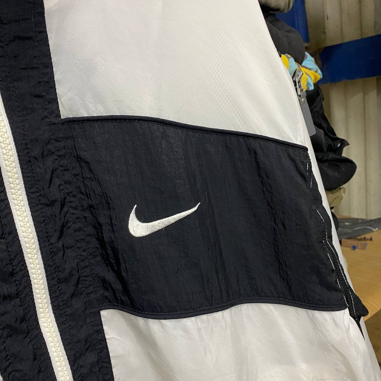 Nike Vintage NIKE Light Jacket Size US L / EU 52-54 / 3 - 5 Thumbnail