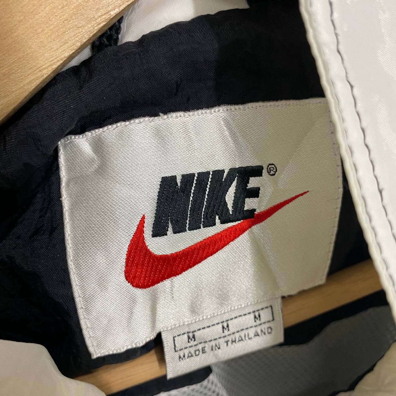 Nike Vintage NIKE Light Jacket Size US L / EU 52-54 / 3 - 4 Thumbnail