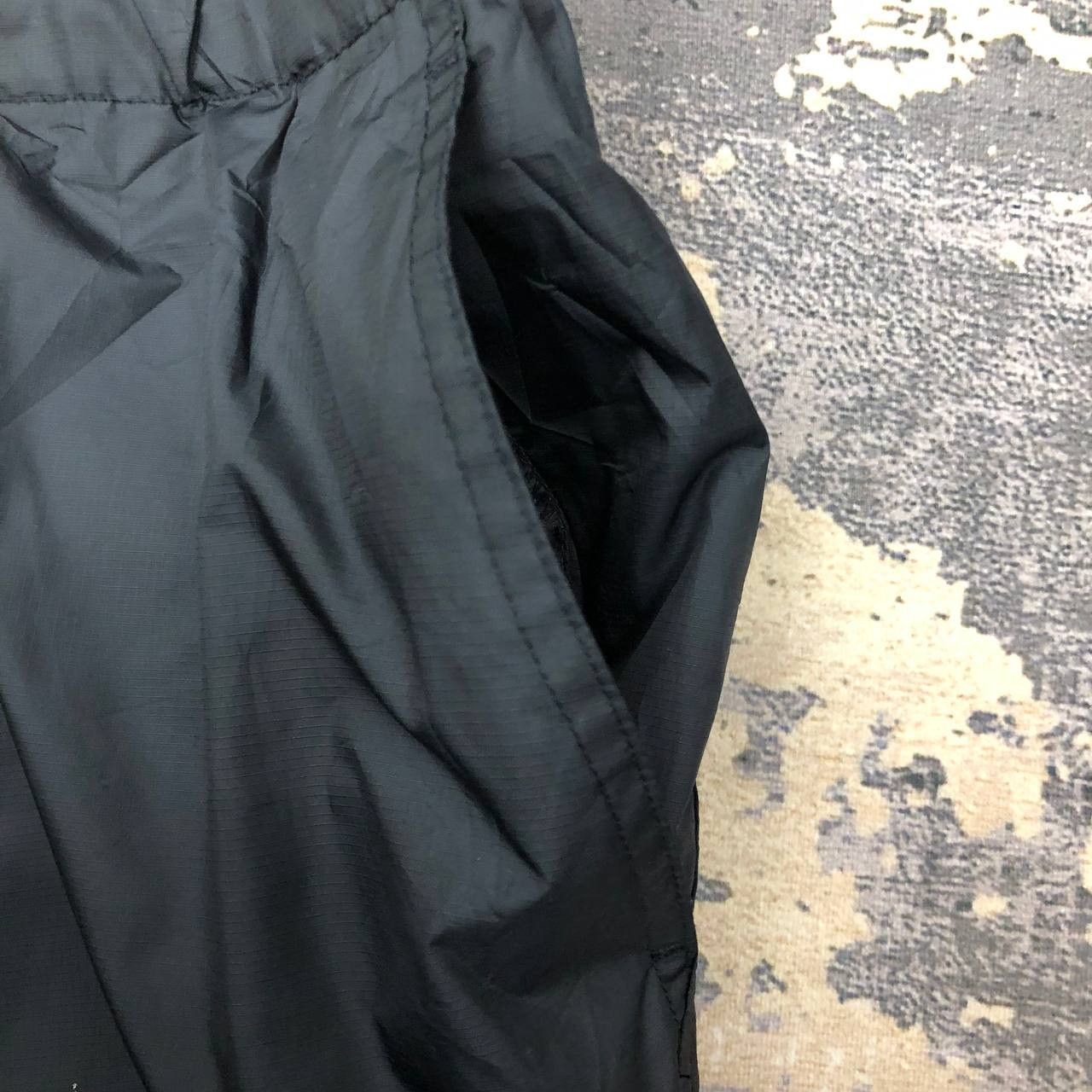 Japanese Brand P522 UNIQLO NYLON CARGO SWEATPANTS Size US 33 - 7 Thumbnail