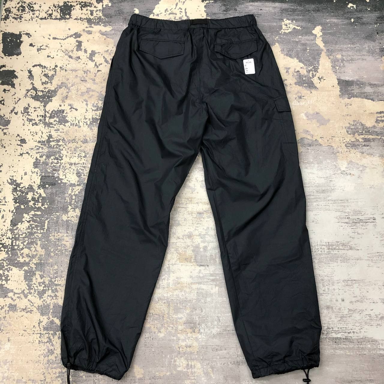 Japanese Brand P522 UNIQLO NYLON CARGO SWEATPANTS Size US 33 - 2 Thumbnail