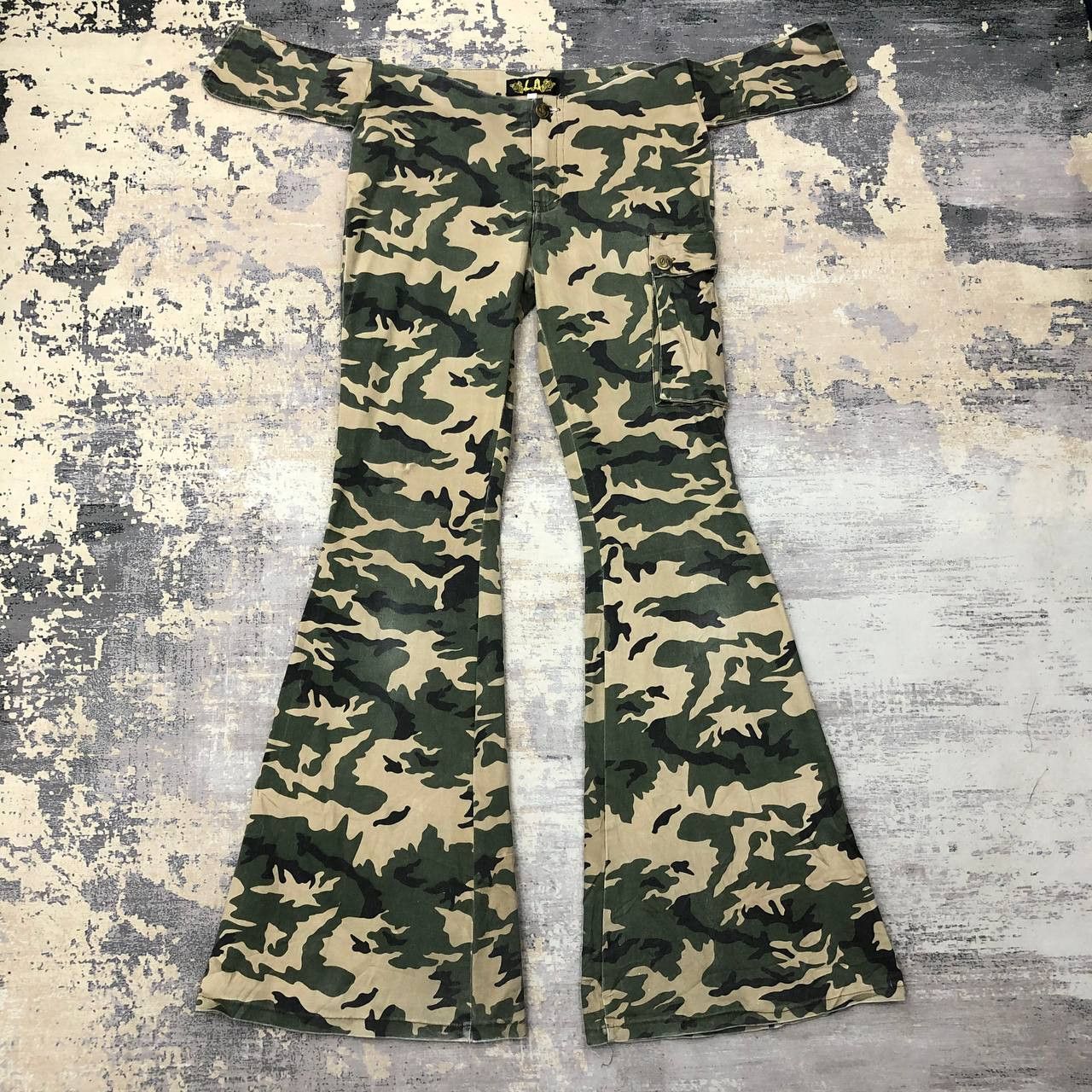 Other P508 LA FLARED CAMO CARGO PANTS Size 27" / US 4 / IT 40 - 1 Thumbnail